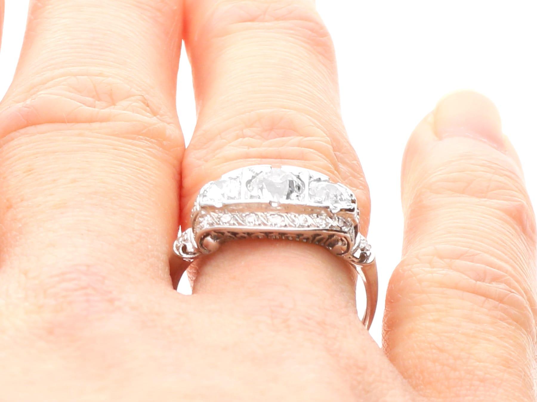 Bague ancienne en platine et diamant de 1,55 carat, c. 1920 en vente 4