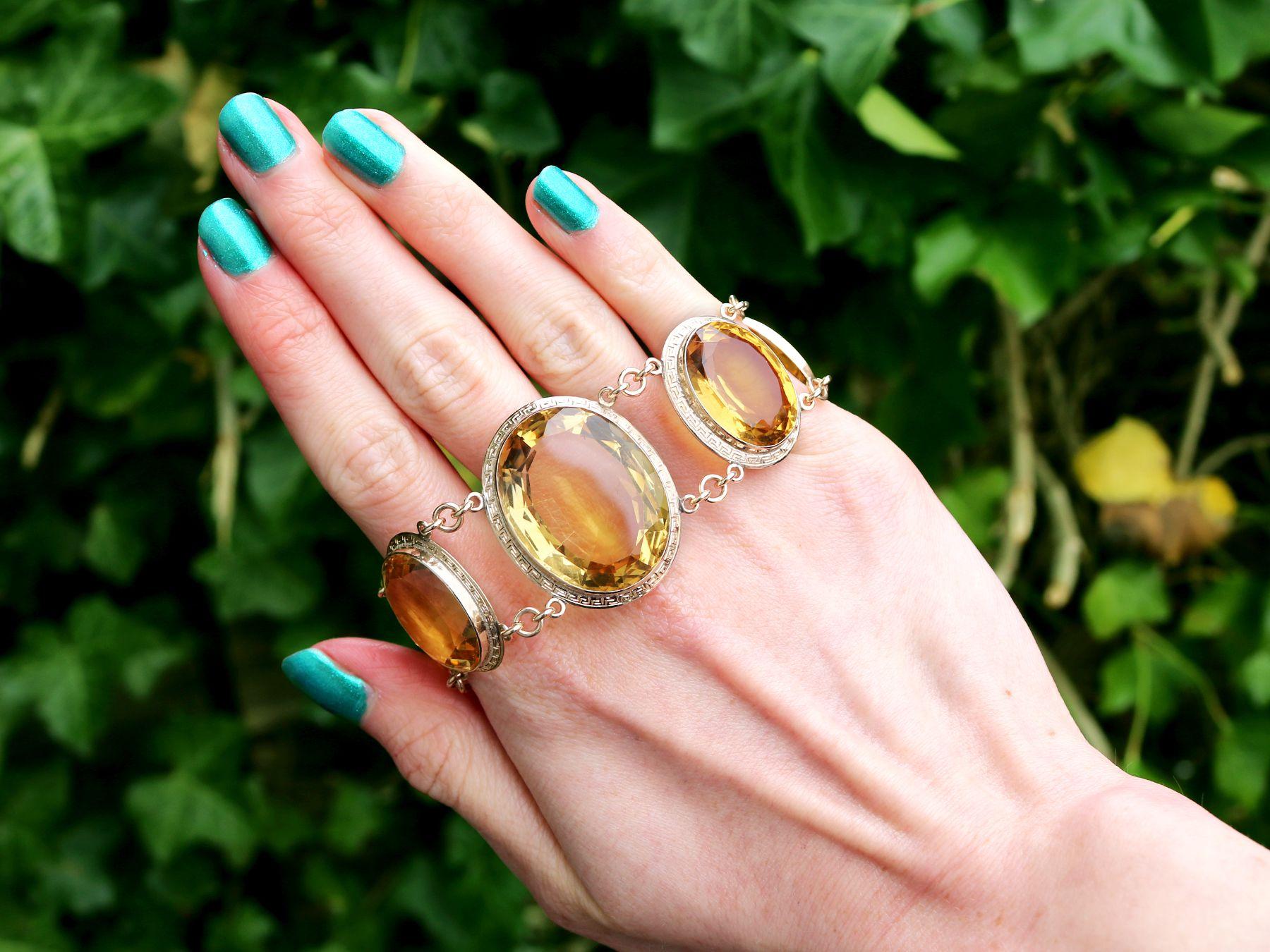 Ein atemberaubendes, feines und beeindruckendes Armband aus 155,67 Karat Citrin und 9 Karat Gelbgold; Teil unserer vielfältigen Sammlungen von antikem Schmuck und Nachlassschmuck

Dieses atemberaubende, feine und beeindruckende antike Armband wurde