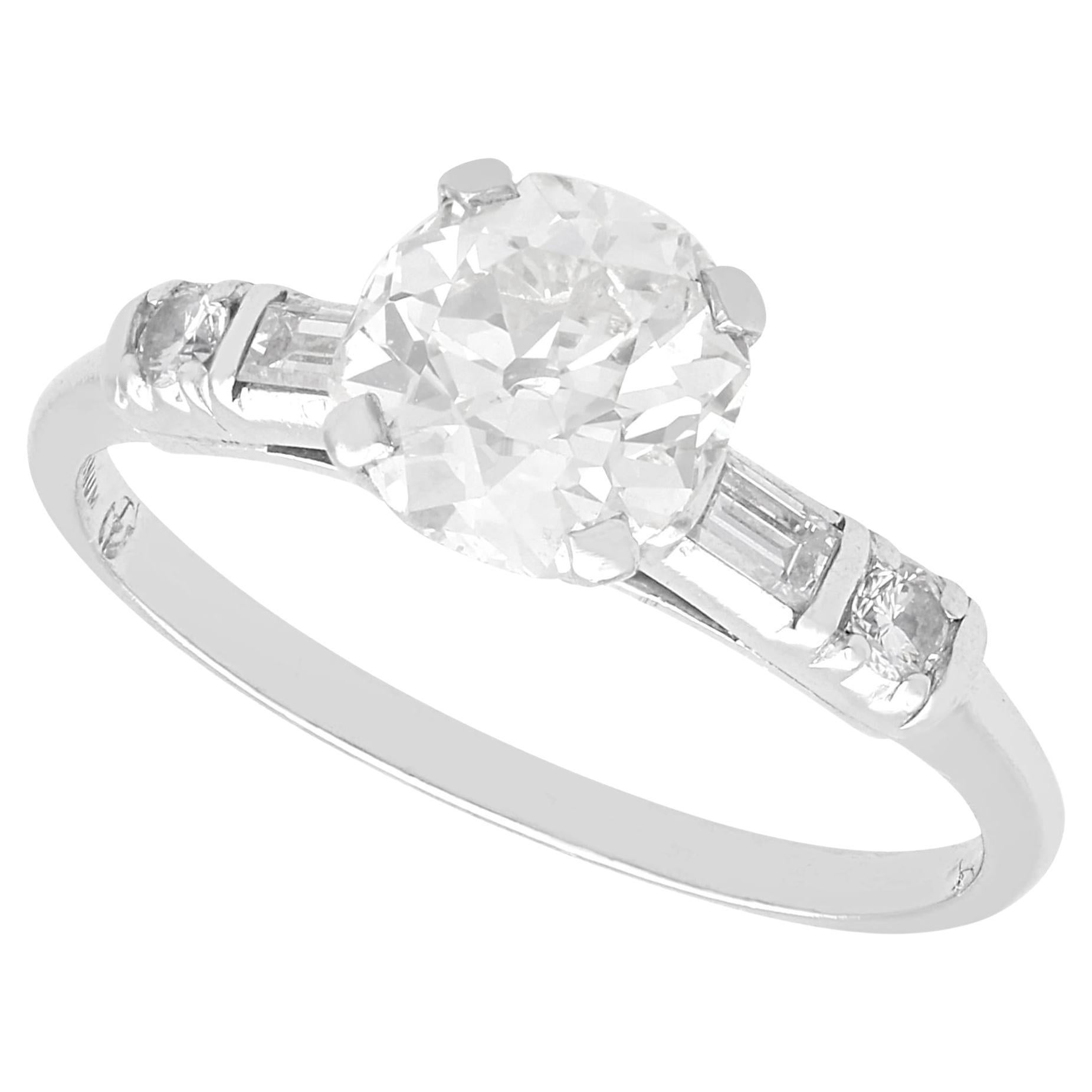 Antiguo anillo de compromiso solitario de platino y diamantes de 1,55 qt circa 1920