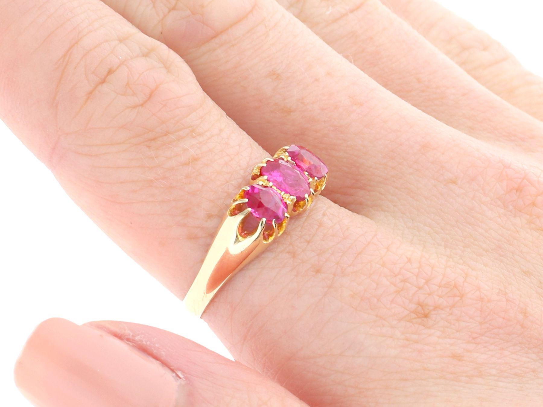 Antique 1.56ct Ruby and 18ct Yellow Gold Dress Ring In Excellent Condition For Sale In Jesmond, Newcastle Upon Tyne