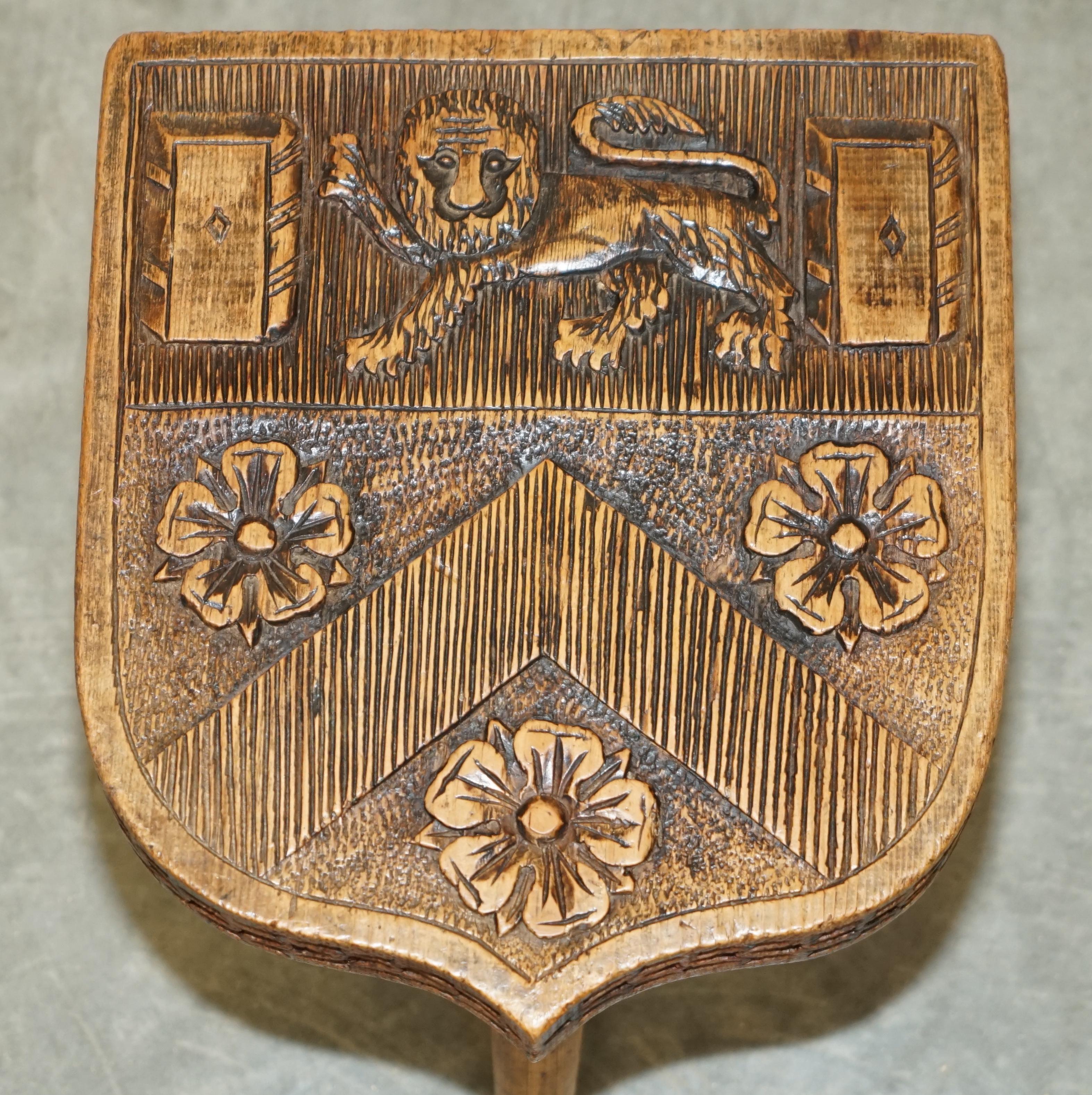 Antique 1575 Trinity College Cambridge Coat of Arms Armorial Crest Side Table For Sale 1