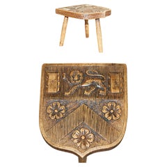 ANTIQUE TRINITY COLLEGE CAMBRiDGE COAT OF ARMS ARMORIAL CREST SIDE TABLE, 1575