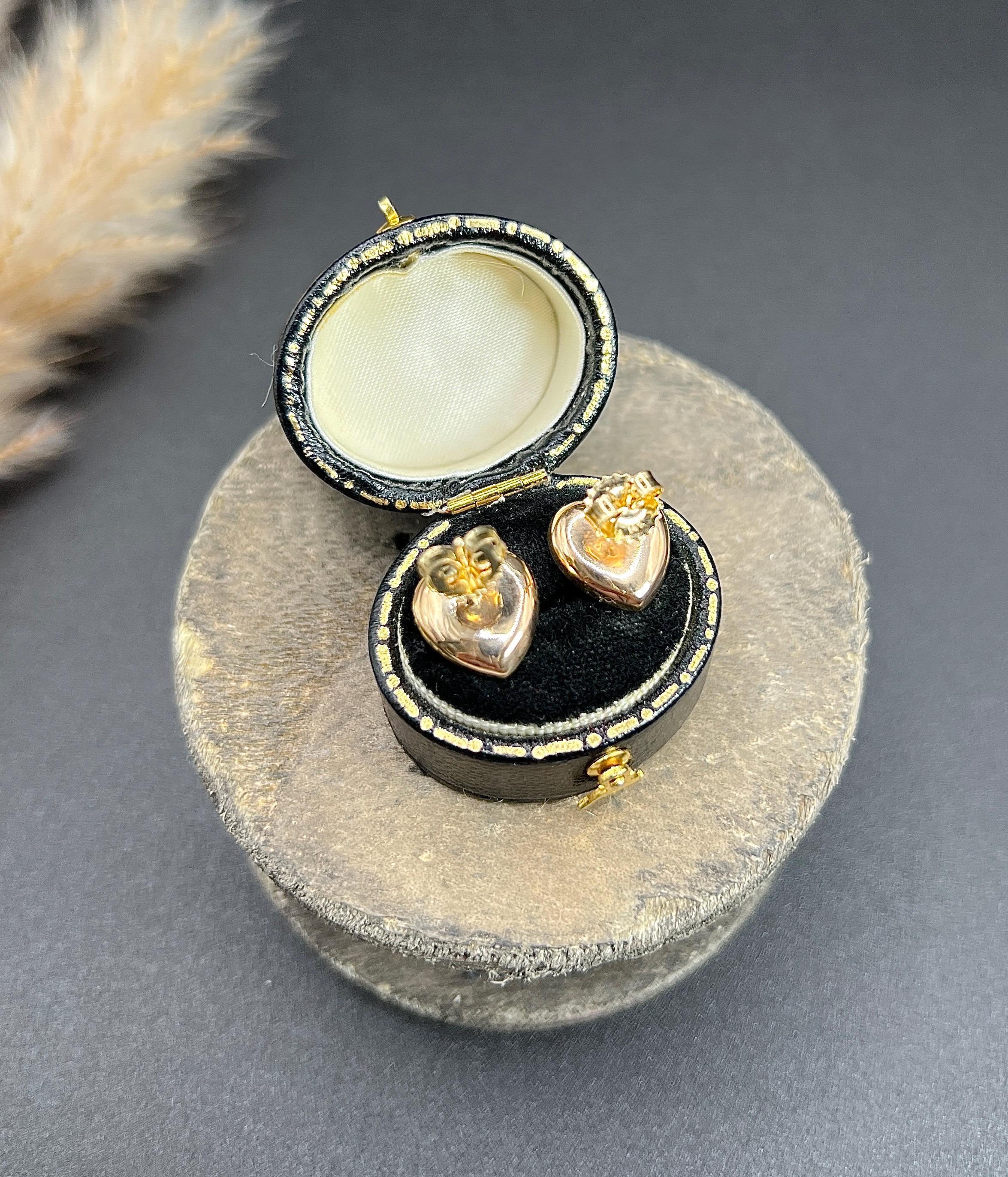 Women's or Men's Antique 15ct Gold 1920s Mother of Pearl Green Enamel Ruby & Emerald Stud Earings For Sale