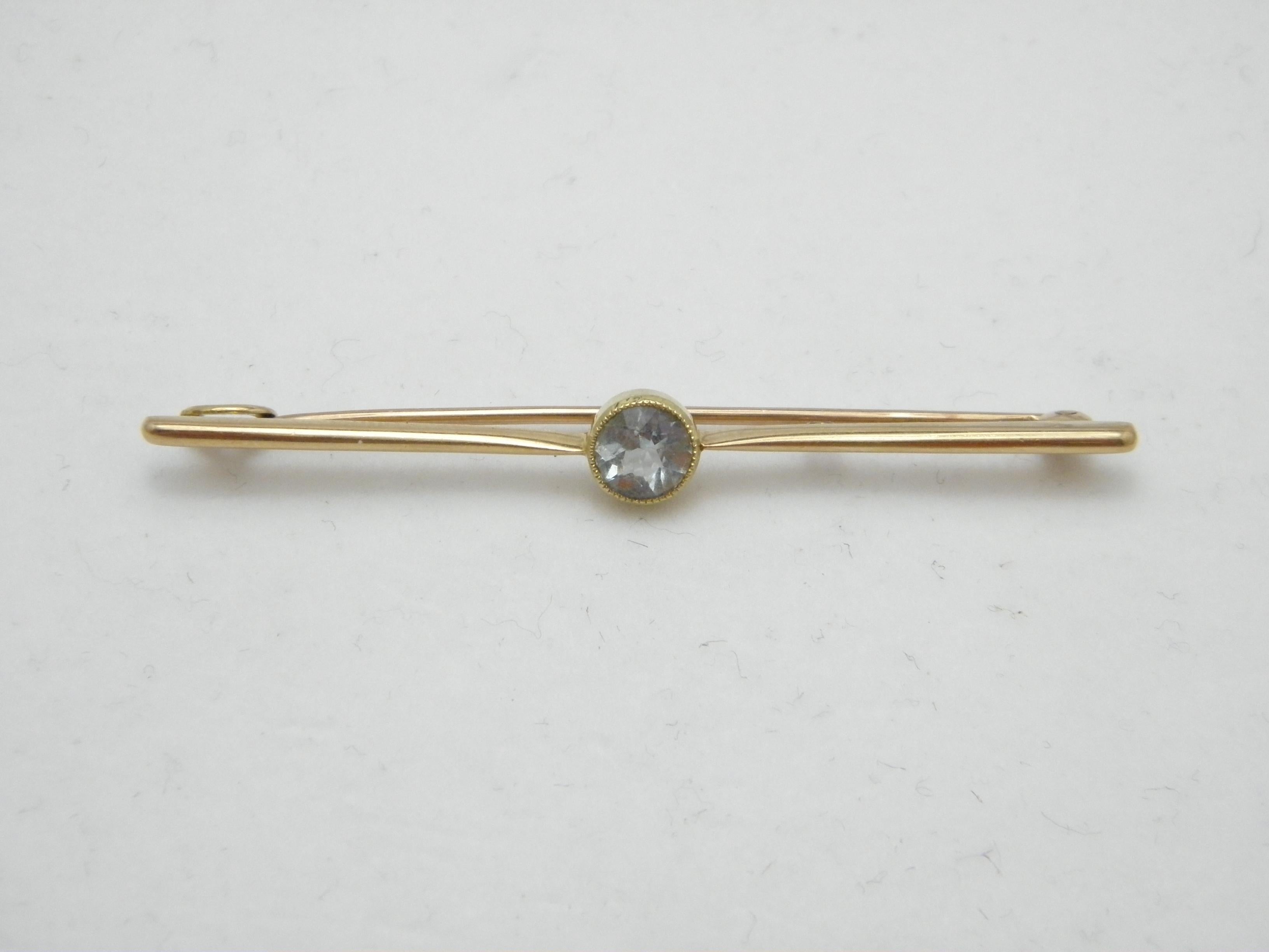 If you have landed on this page then you have an eye for beauty.

On offer is this stunning

15CT SOLID ROSE GOLD AQUAMARINE SOLITAIRE BAR BROOCH

DETAILS
Material: 15ct (625/000) Solid Heavy Yellow Gold
Style: Victorian classic brooch / pin in the