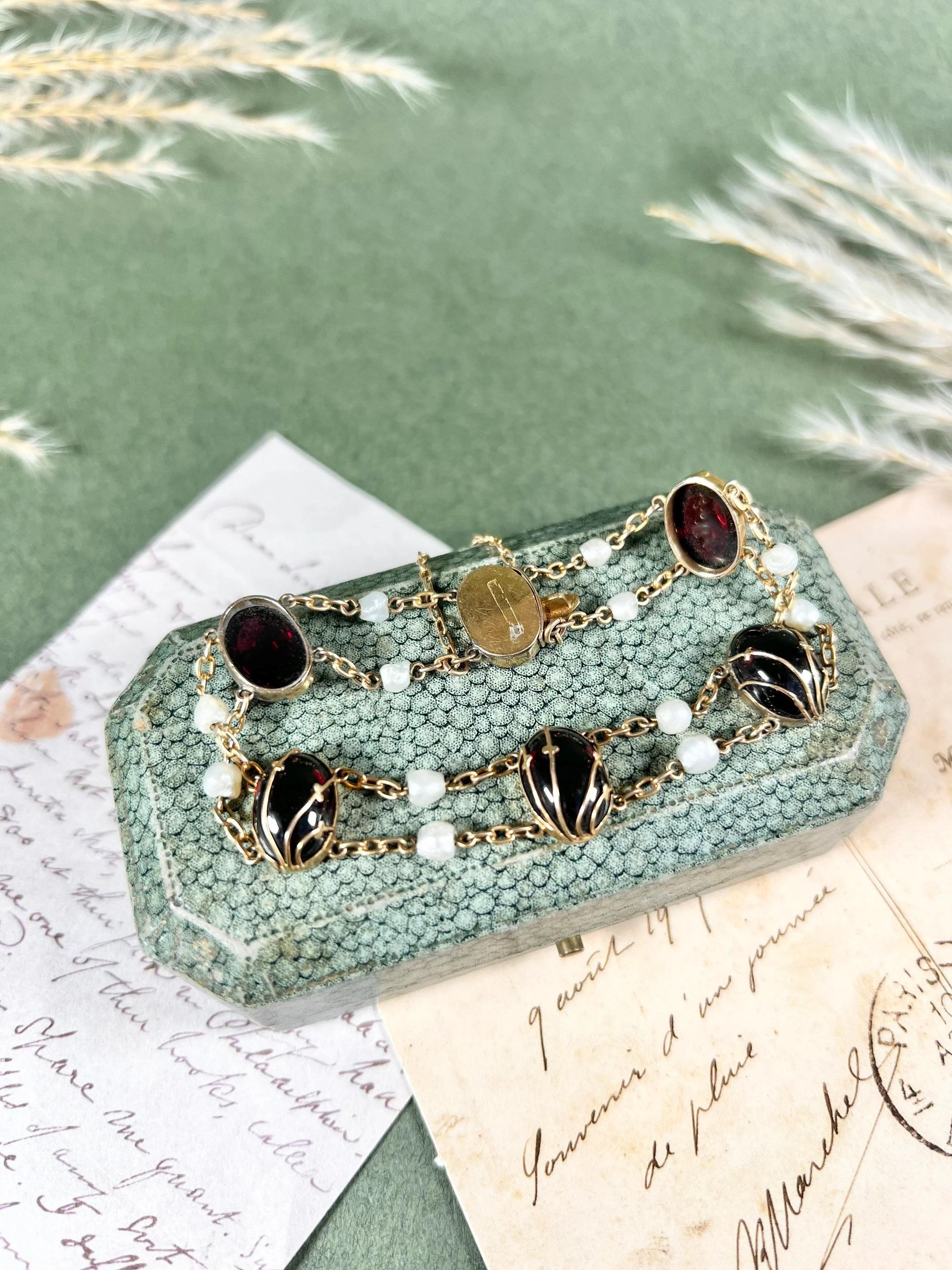 Women's or Men's Antique 15ct Gold Art Nouveau Garnet and Seed Pearl Bracelet For Sale