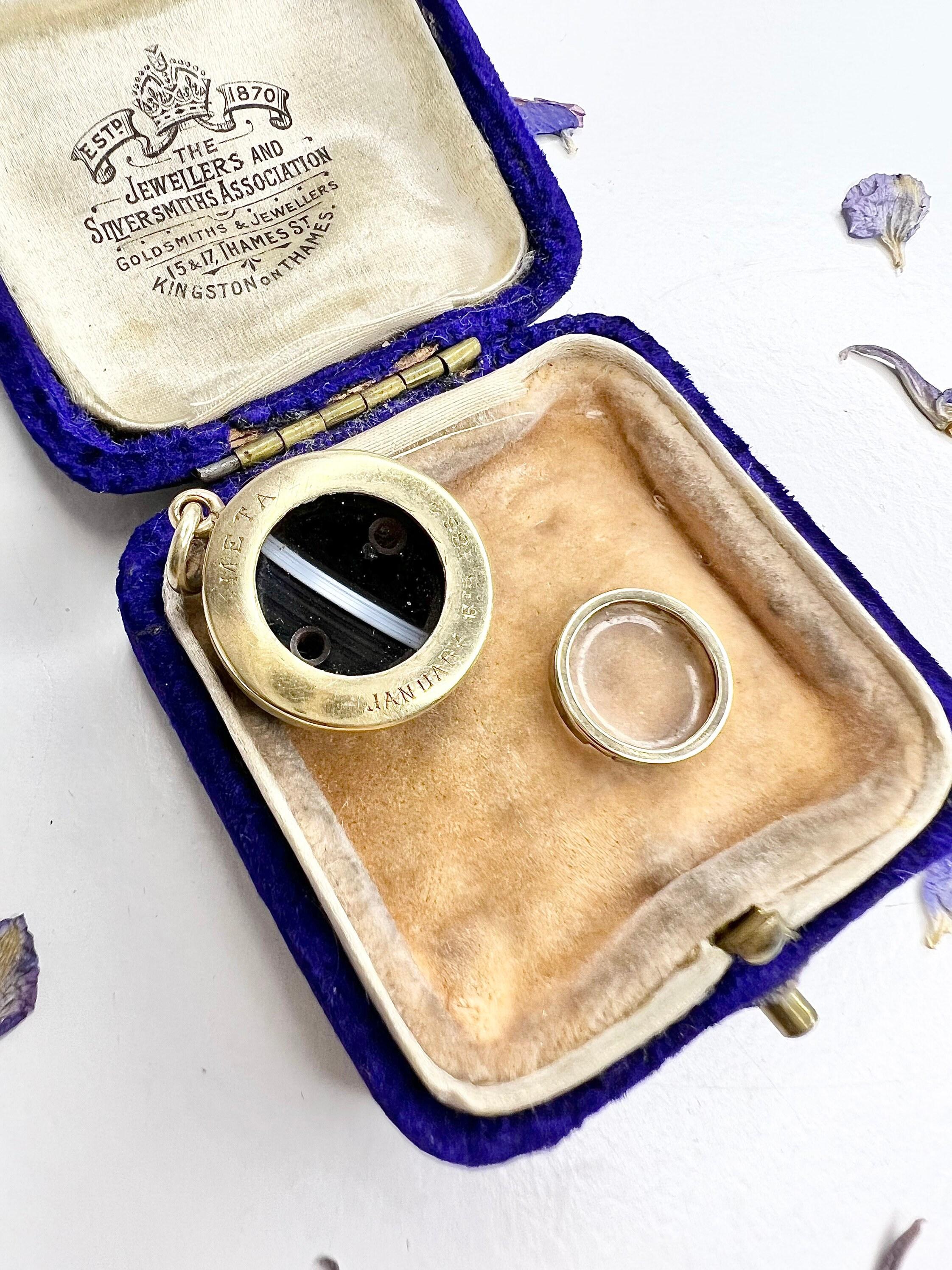 Pendentif victorien ancien en or 15 carats avec bandes d'agate Bon état - En vente à Brighton, GB