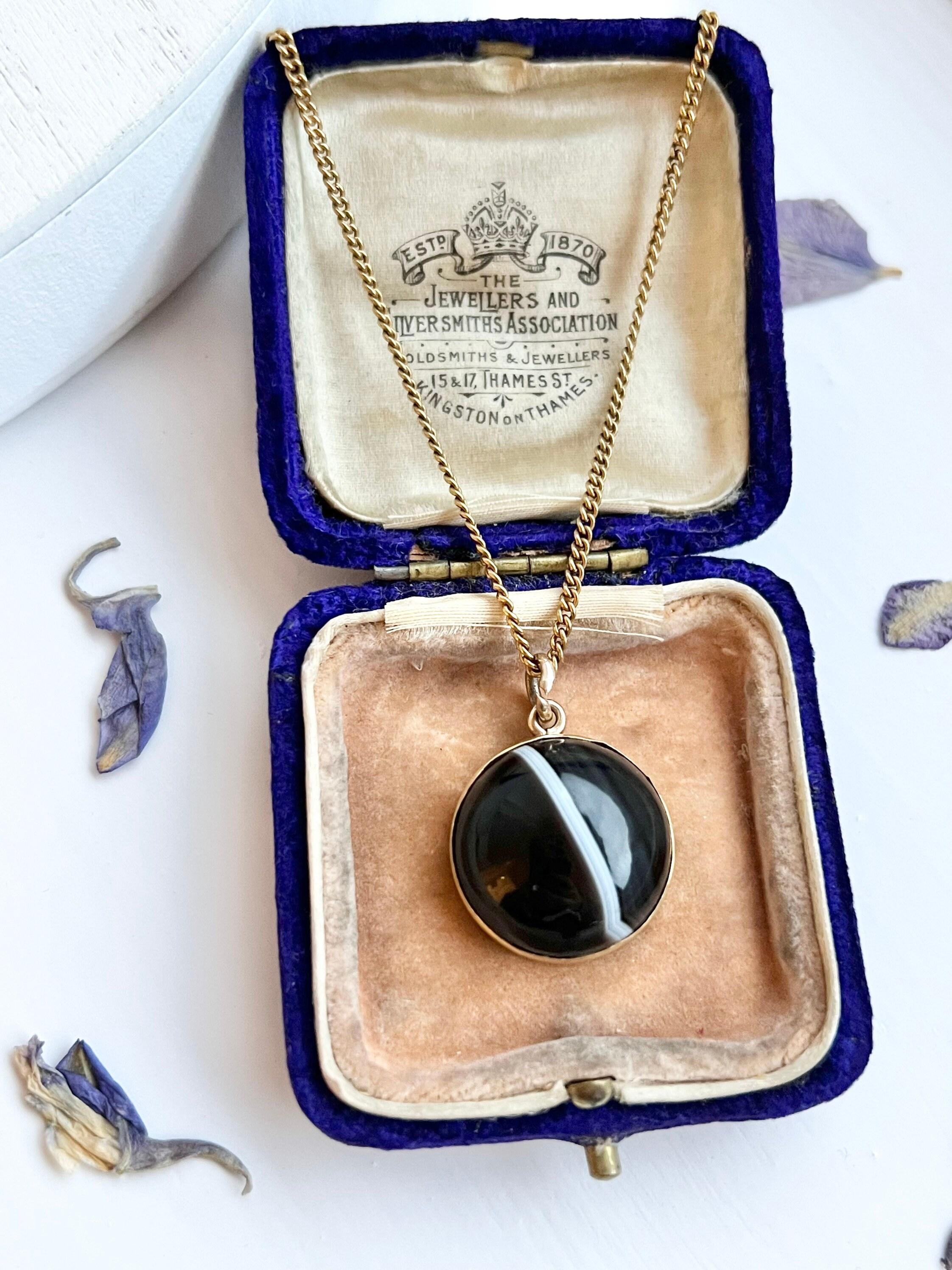 Antique 15ct Gold Banded Agate Victorian Pendant For Sale 1