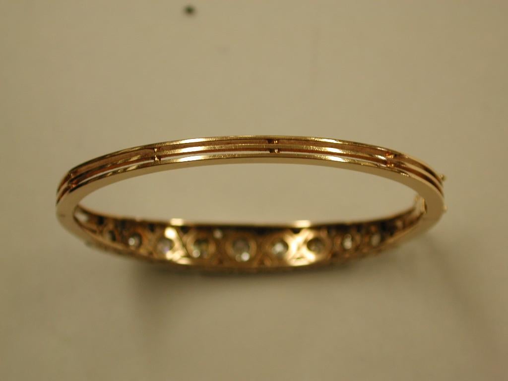 Antique 15ct Gold & Diamond Studded Bangle Dated, Circa 1900 For Sale 1