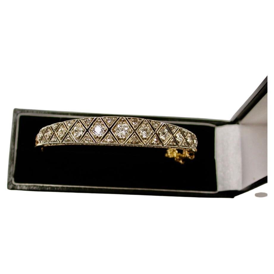Bracelet jonc ancien clouté en or 15 carats et diamants, datant d'environ 1900