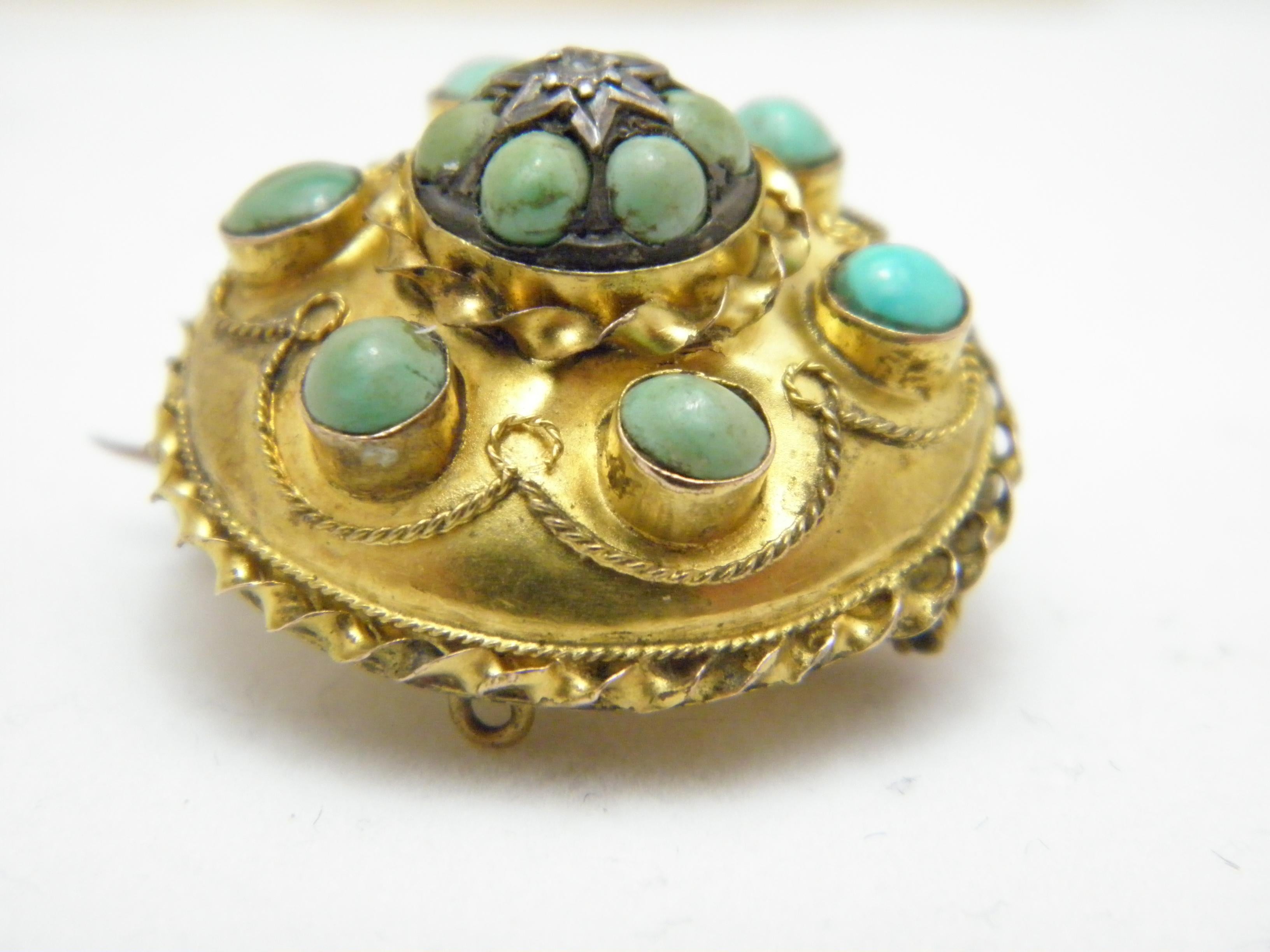 Broche cible en or 15 carats avec diamants et turquoise, épaisse, 8 g 625 pureté, c. 1850 Unisexe en vente