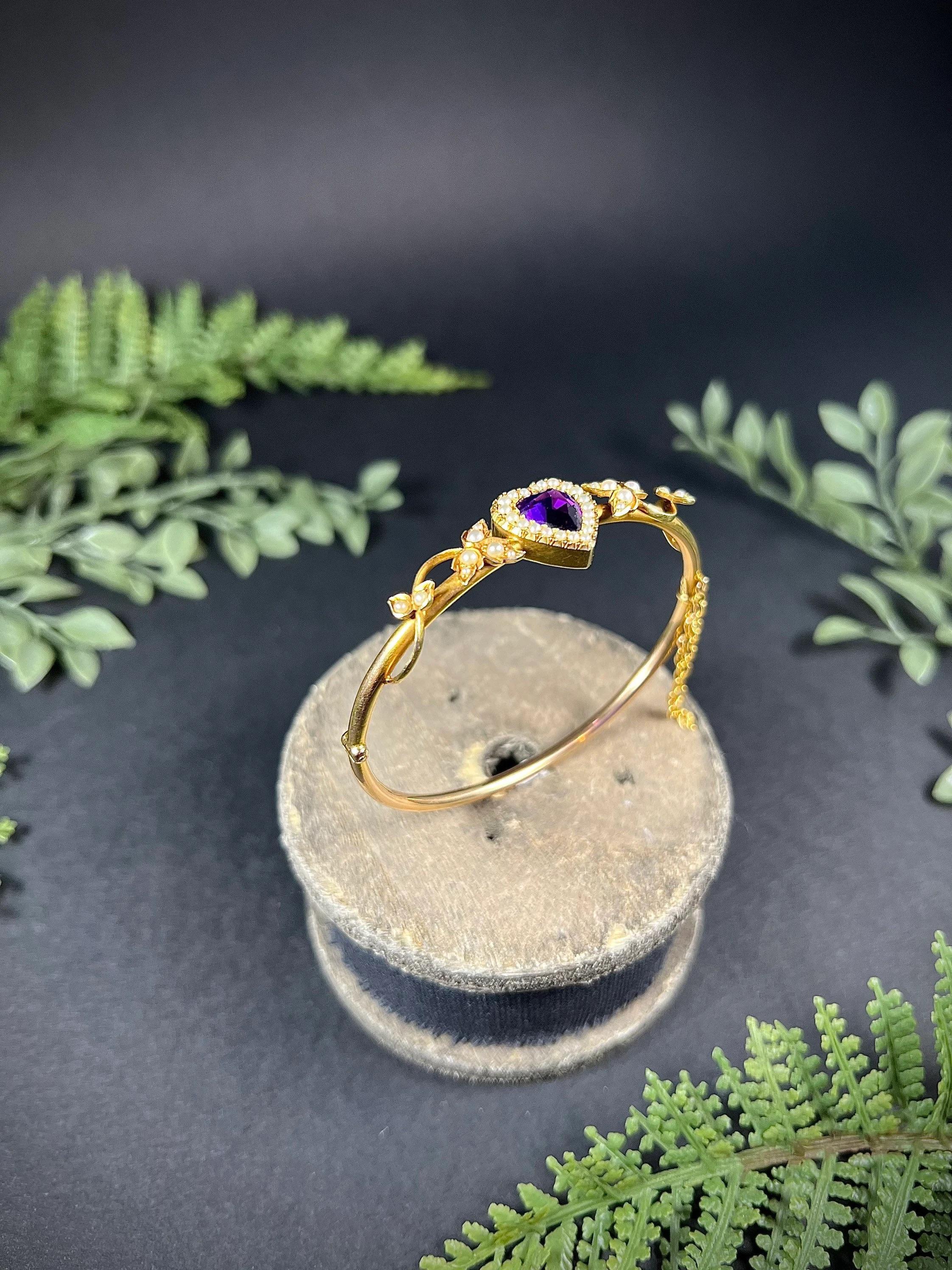 Taille cœur Bracelet ancien en or 15ct de l'époque édouardienne avec améthyste et perles en forme de coeur en vente