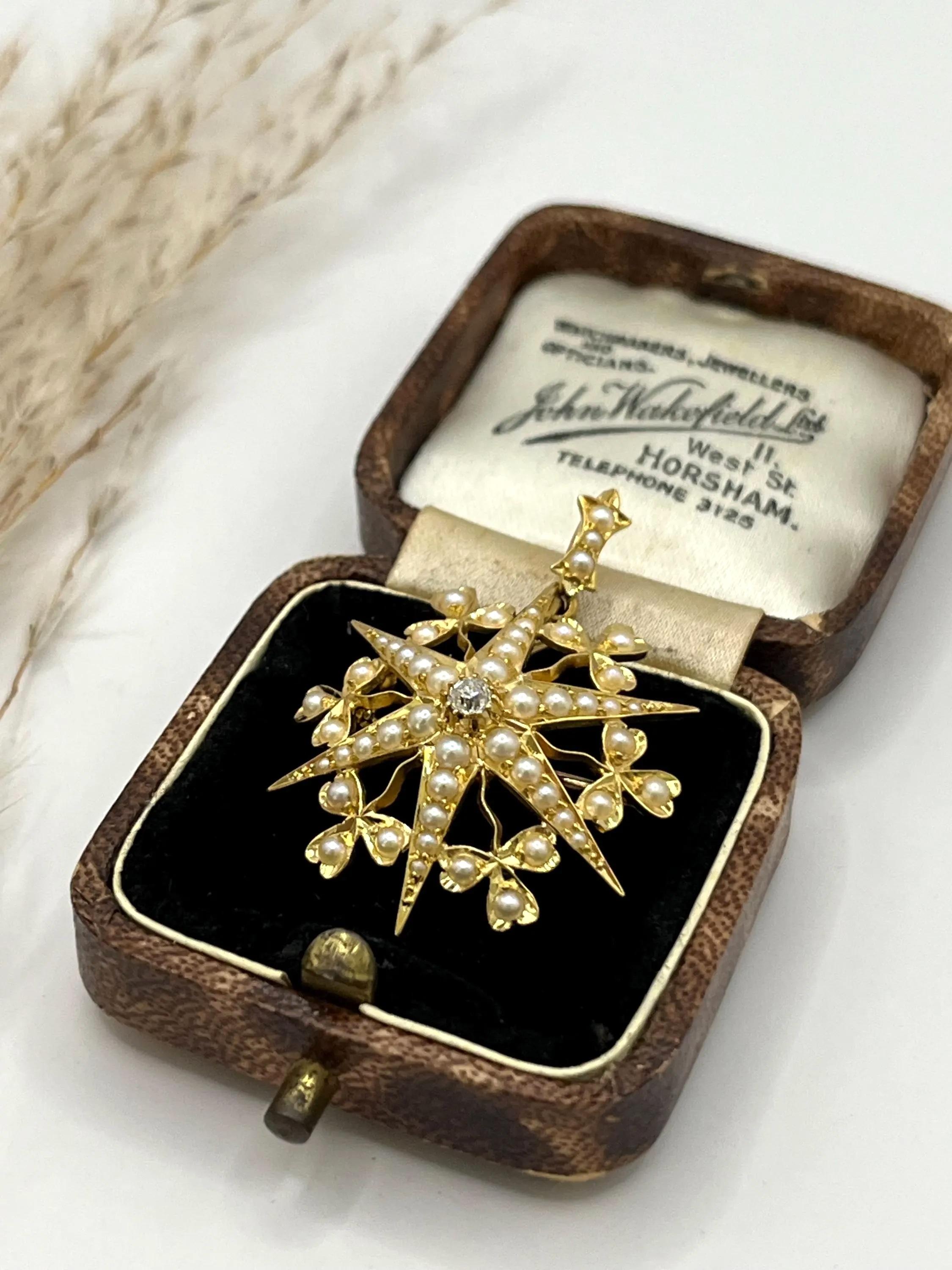 Taglio rotondo Antico ciondolo a stella con diamanti e perle in oro 15ct di Edwardi, CIRCA 1910 in vendita