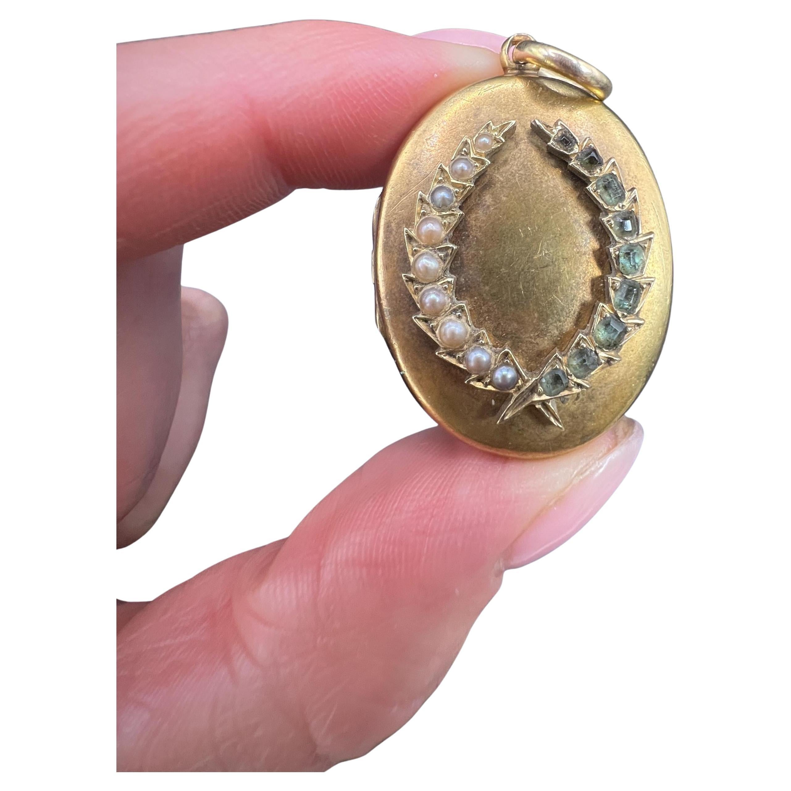 Antique 15ct Gold, Edwardian Emerald & Seed Pearl Laurel Leaf Oval Shaped Locket