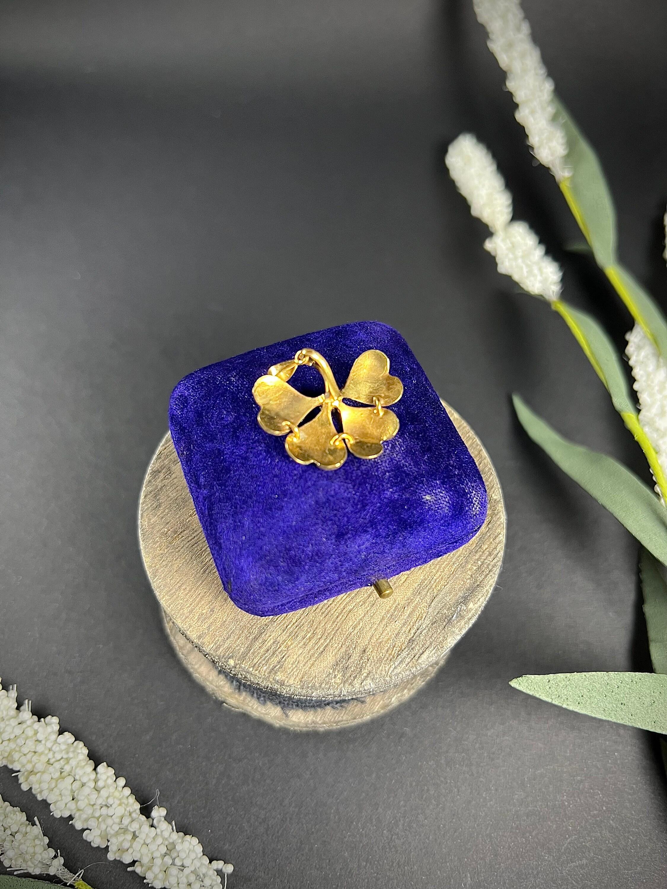 Antique 15ct Gold Edwardian Enamel Four Leaf Clover Diamond Seed Pearl Pendant For Sale 3