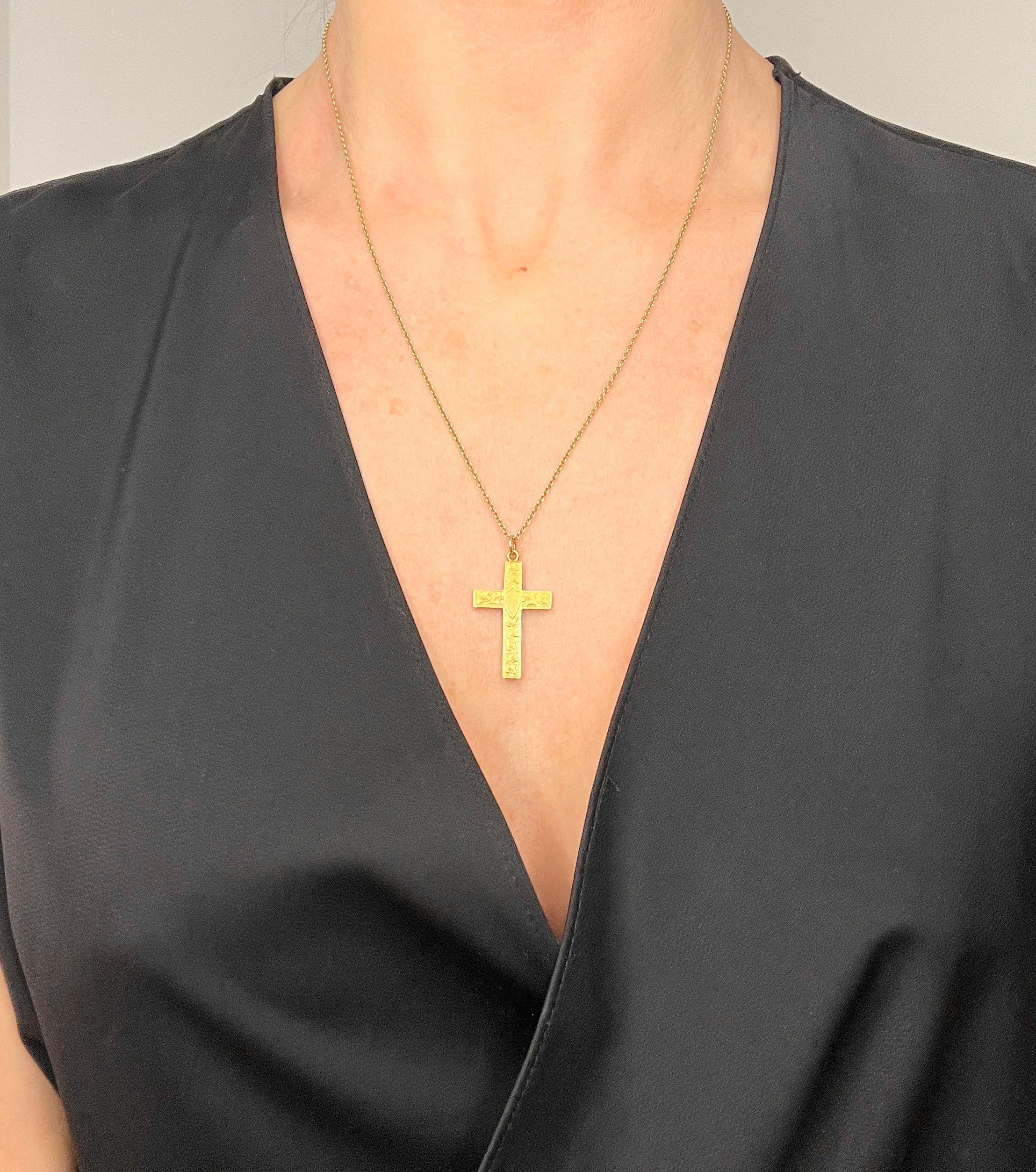 Pendentif édouardien ancien en or 15 carats avec croix gravée, poinçonné Birmingham 1905 3