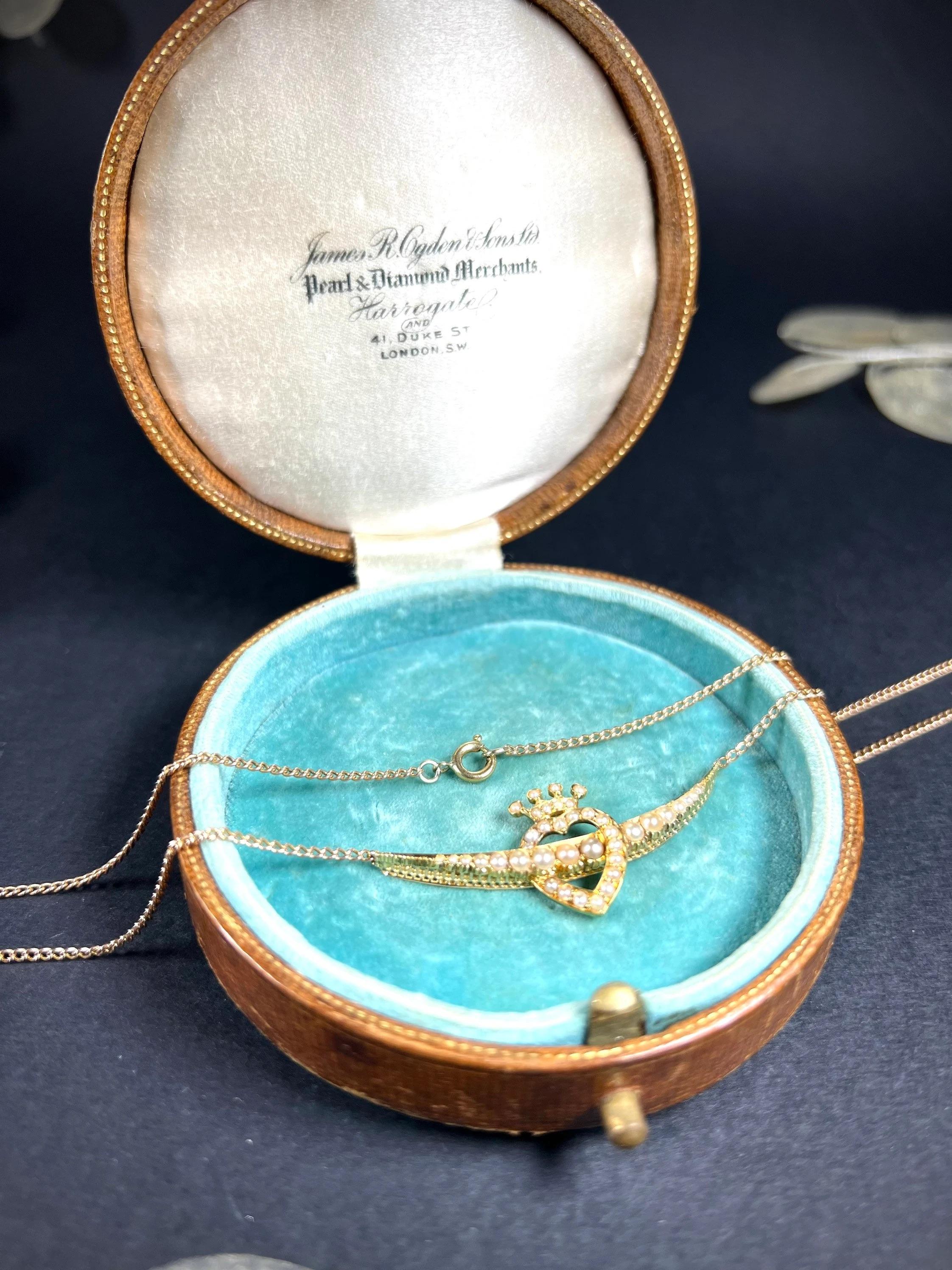 Antique 15ct Gold Edwardian Heart, Crown, Crescent, Pearl Pendant Necklace In Good Condition For Sale In Brighton, GB