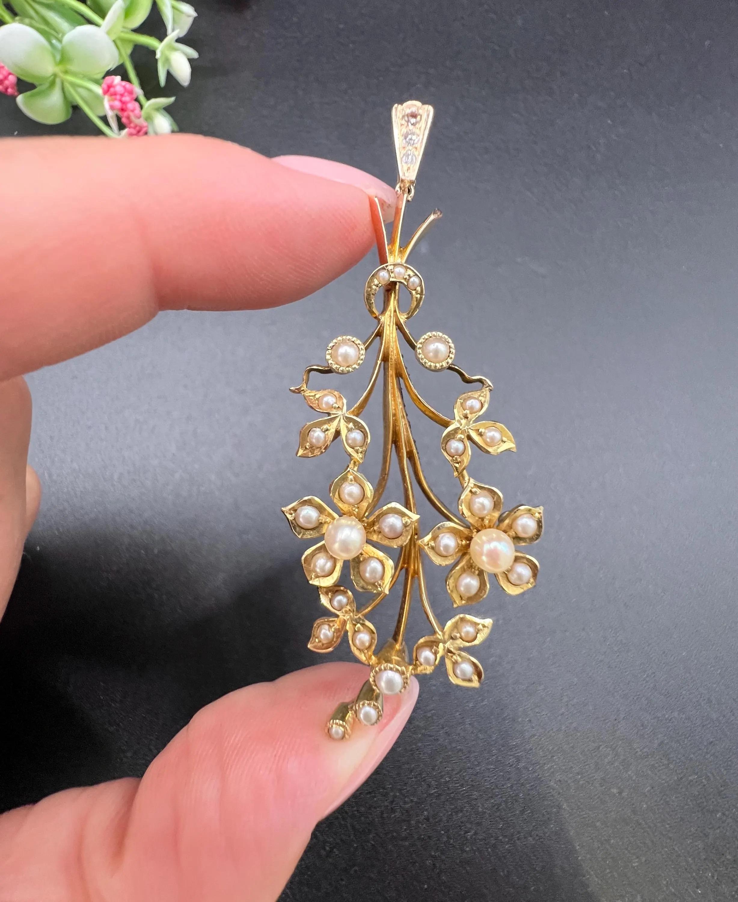Taille ronde Pendentif ancien en or 15ct, perle édouardienne et diamant Bouquet de fleurs en spray en vente
