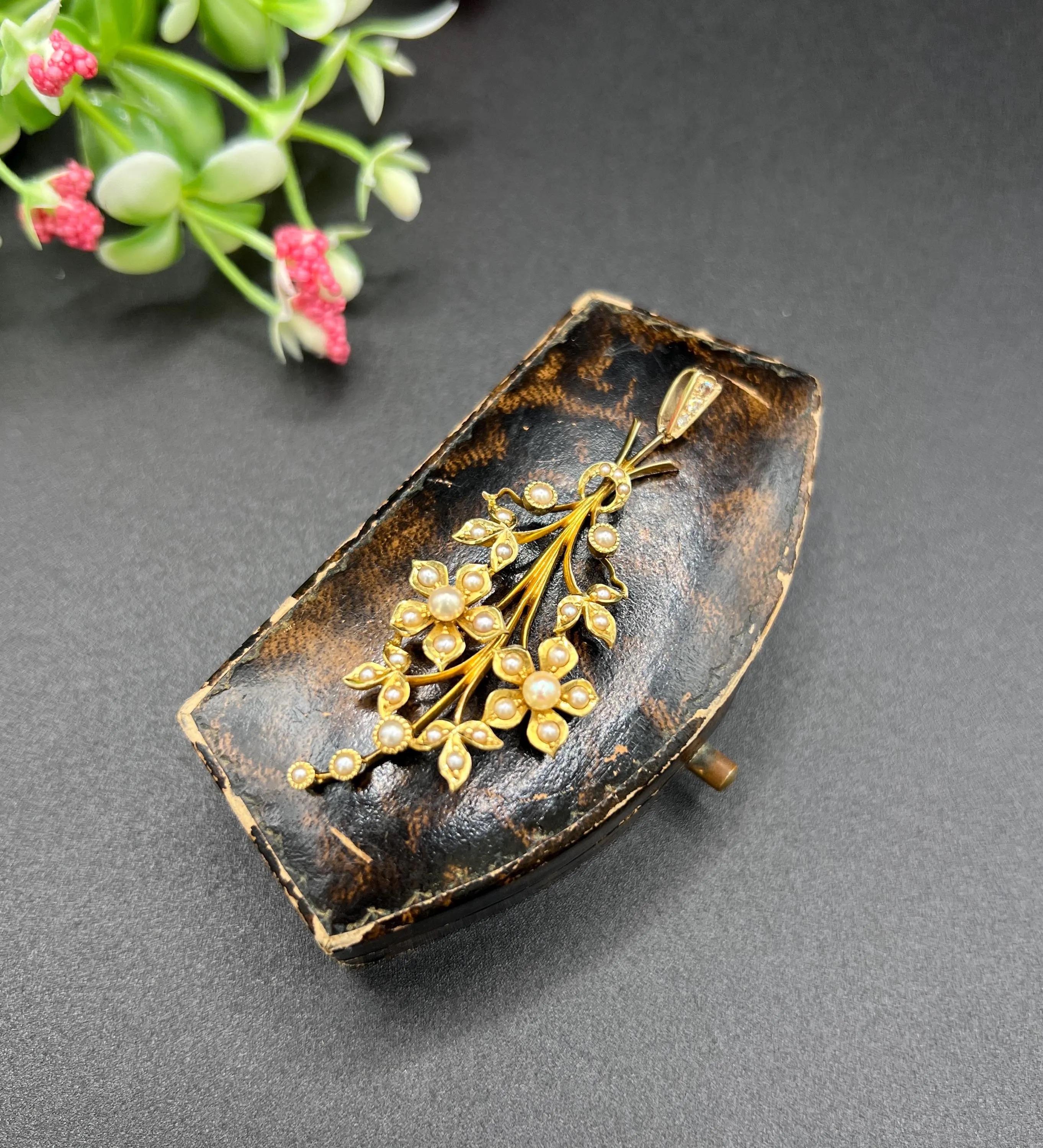 Pendentif ancien en or 15ct, perle édouardienne et diamant Bouquet de fleurs en spray Unisexe en vente