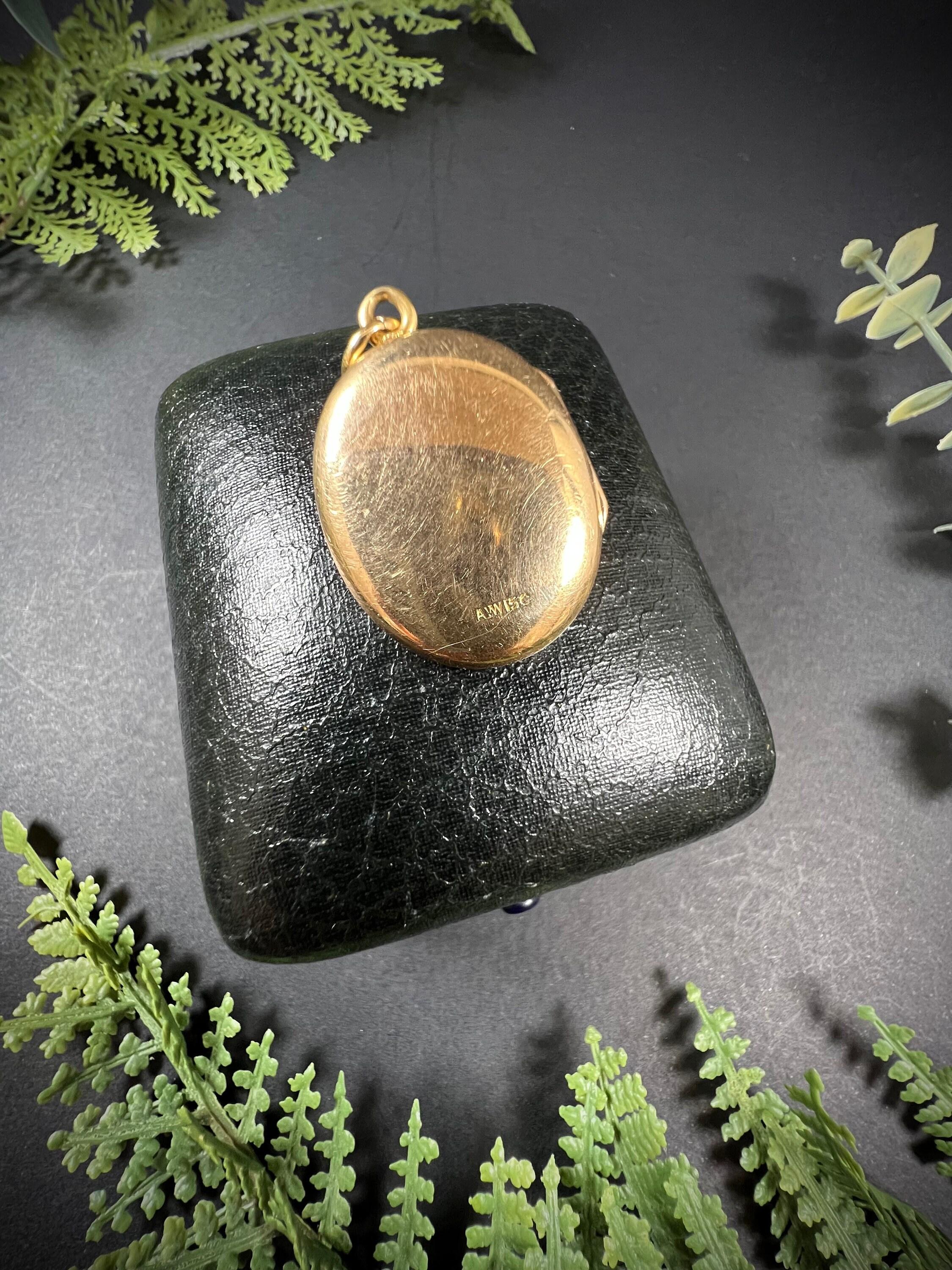 Antique 15ct Gold Edwardian Pearl Flower Oval Locket For Sale 2