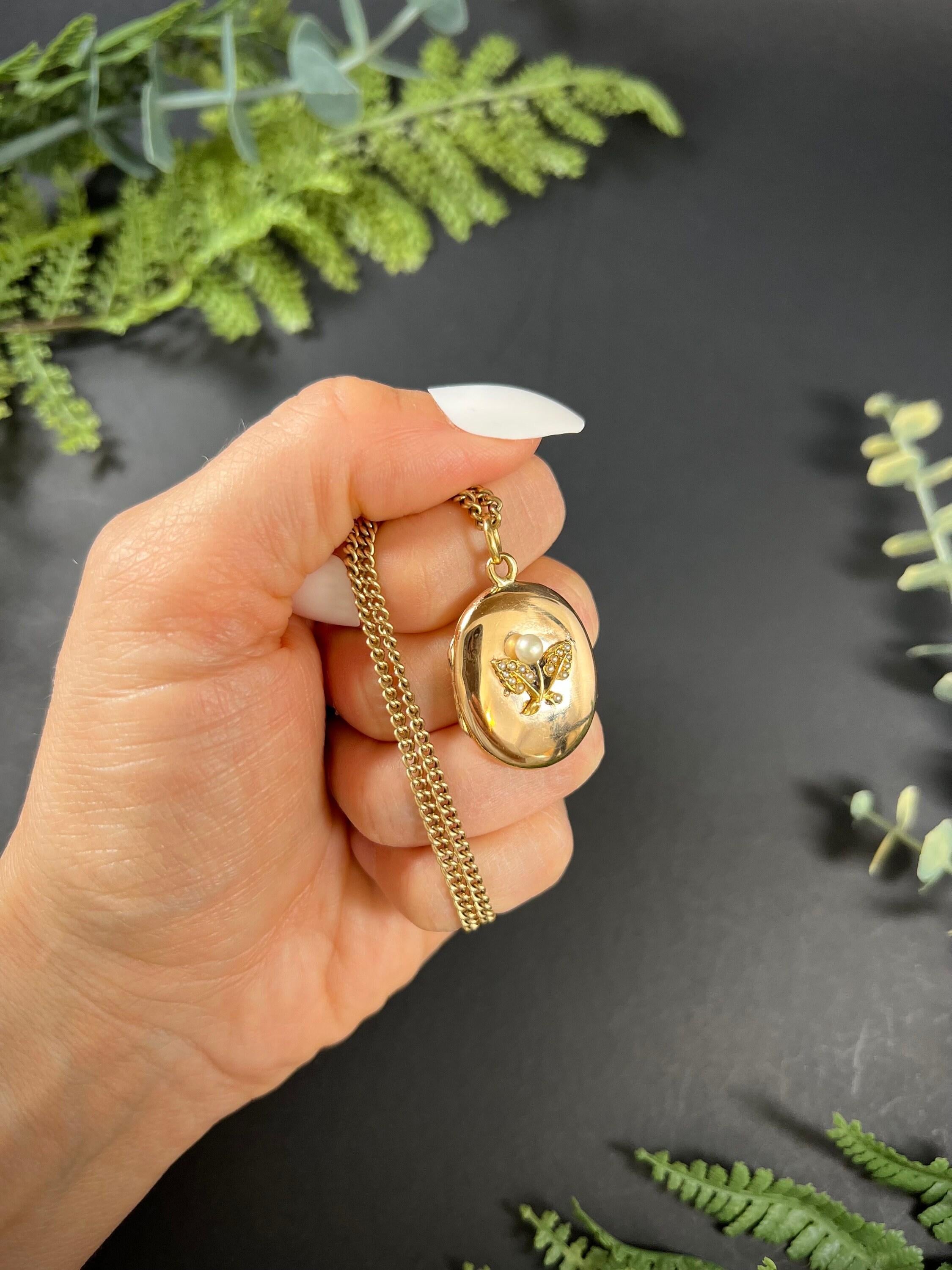 Antique médaillon ovale édouardien en or 15 carats avec fleurs de perles en vente 3
