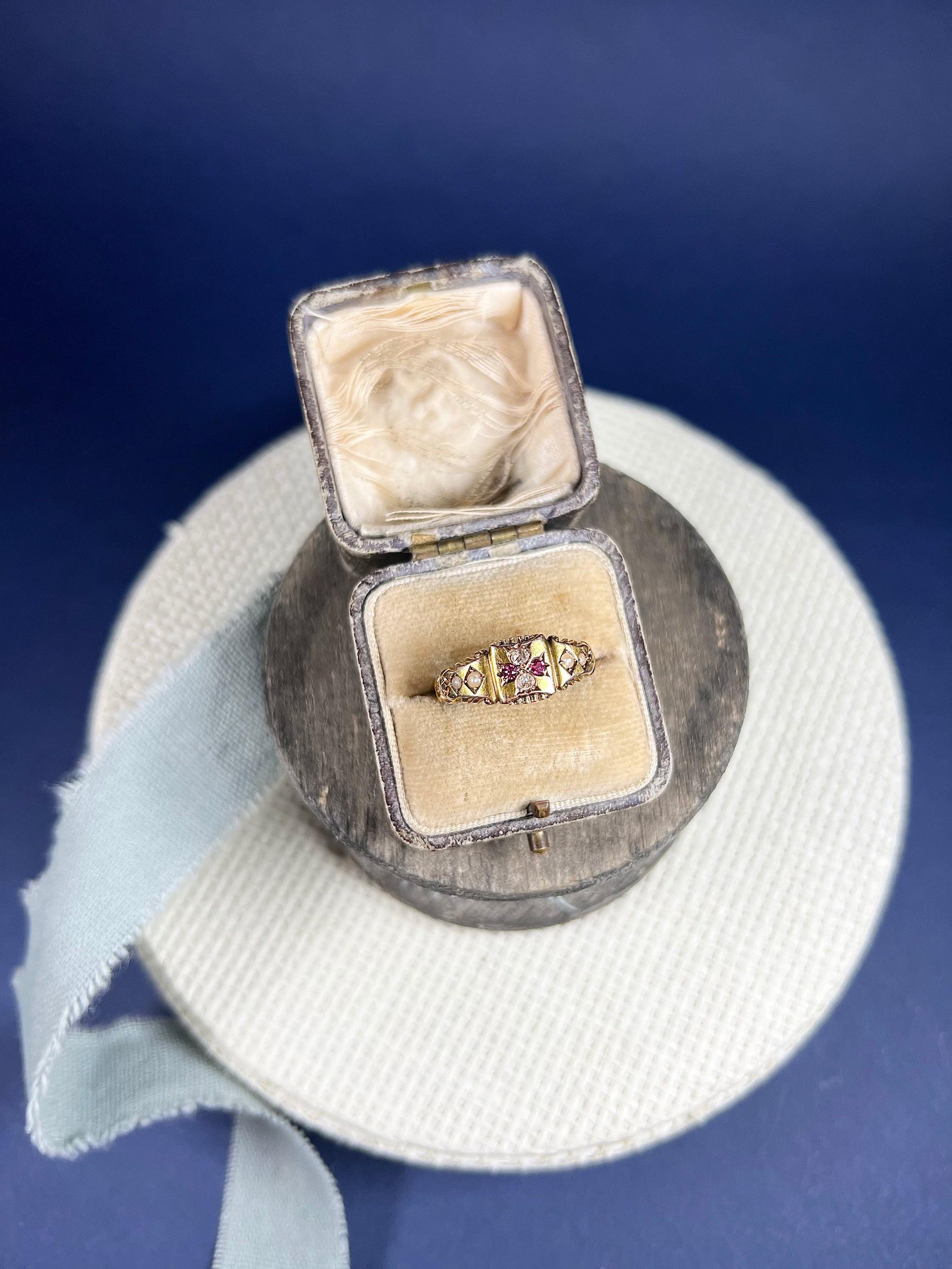 Antique 15ct Gold Edwardian Ruby, Diamond & Pearl Ring In Good Condition For Sale In Brighton, GB