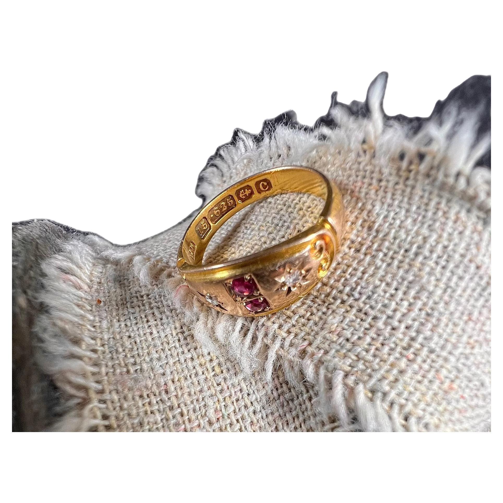 Antiker edwardianischer Ring aus 15 Karat Gold mit Rubin und Diamant im Angebot