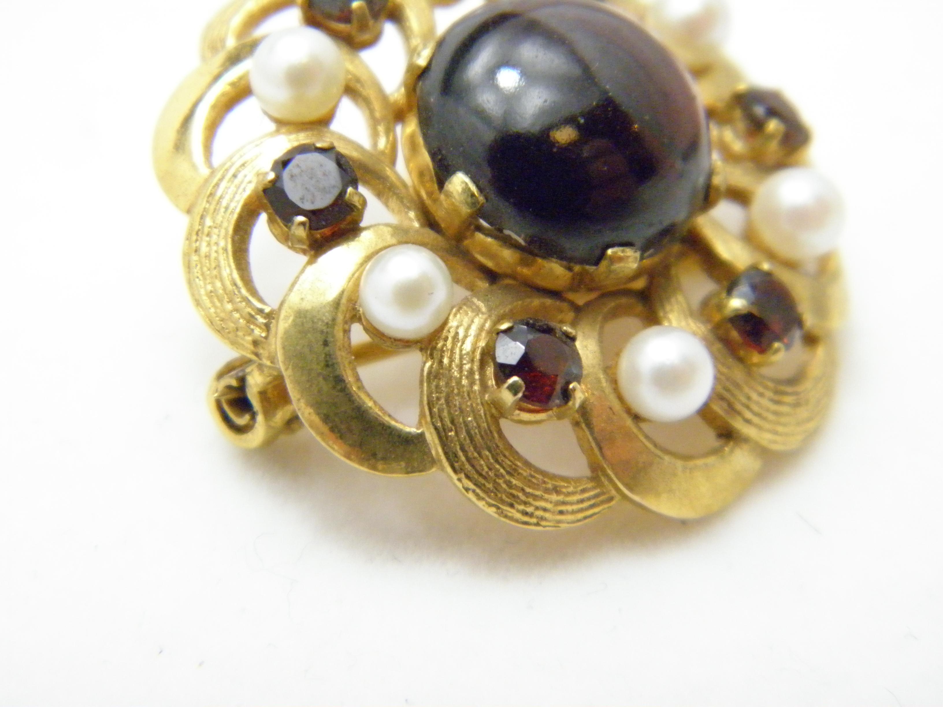 Round Cut Antique 9ct Gold Garnet Pearl Target Brooch Pin c1890 Heavy 9.5g 375 Purity For Sale