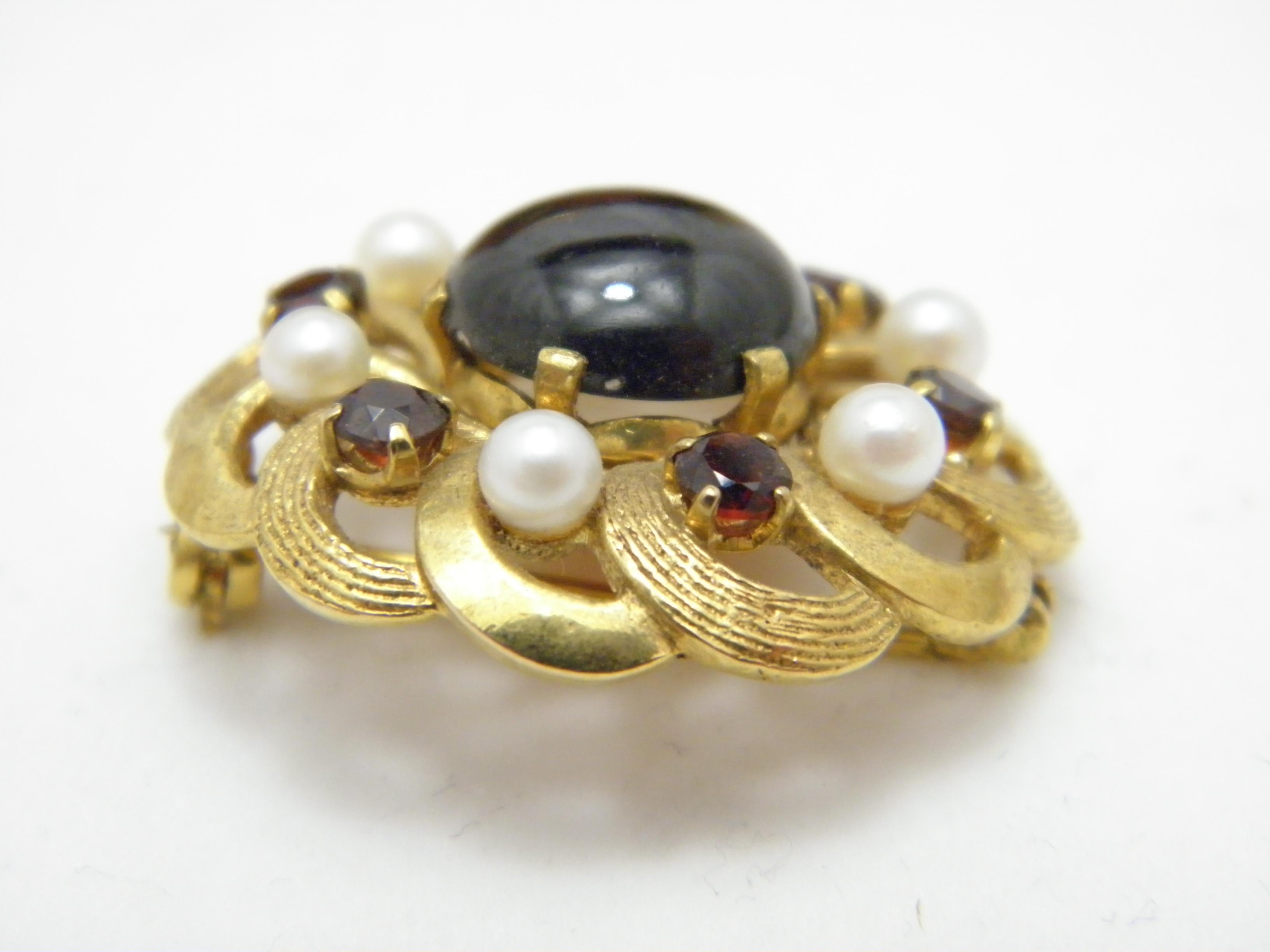 Women's or Men's Antique 9ct Gold Garnet Pearl Target Brooch Pin c1890 Heavy 9.5g 375 Purity For Sale