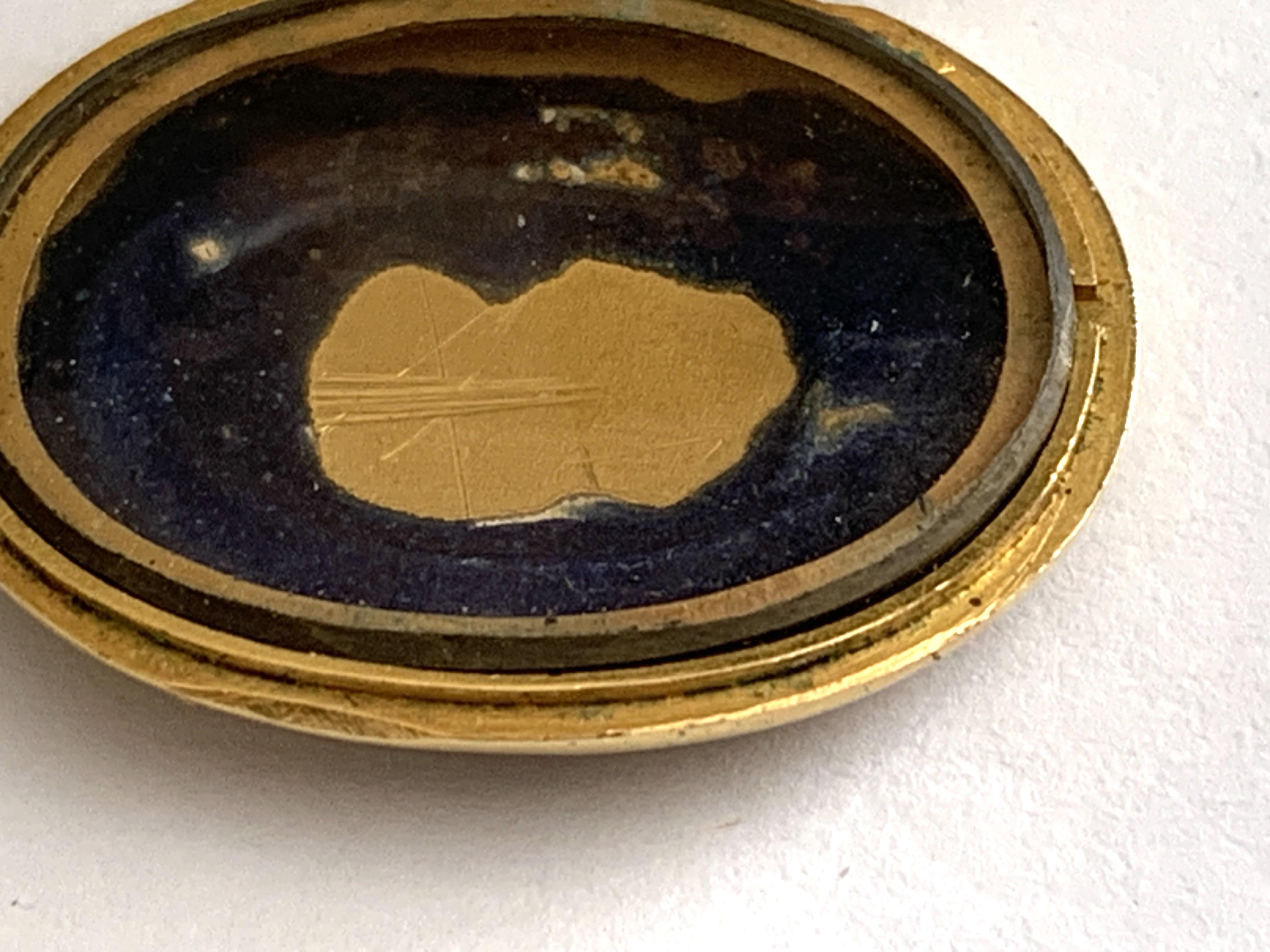 Antike 15ct Gold Medaillon mit Emaille Gürtel im Angebot 5