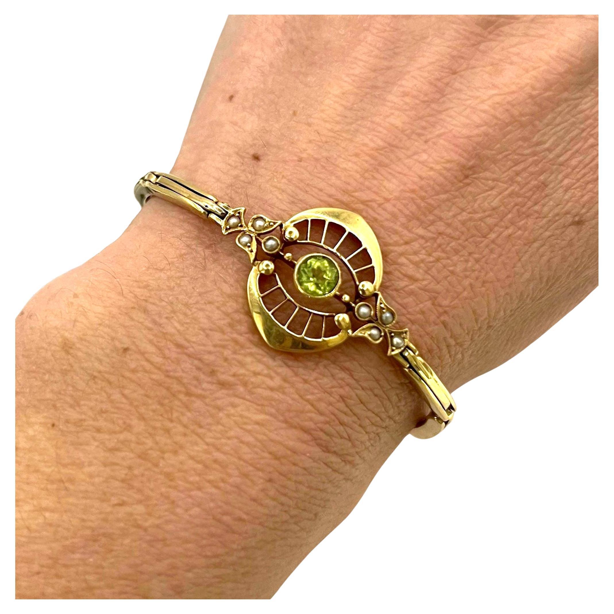 Antique 15ct Gold, Peridot 
Pearl Extendable Link Bracelet, Circa 1910 For Sale
