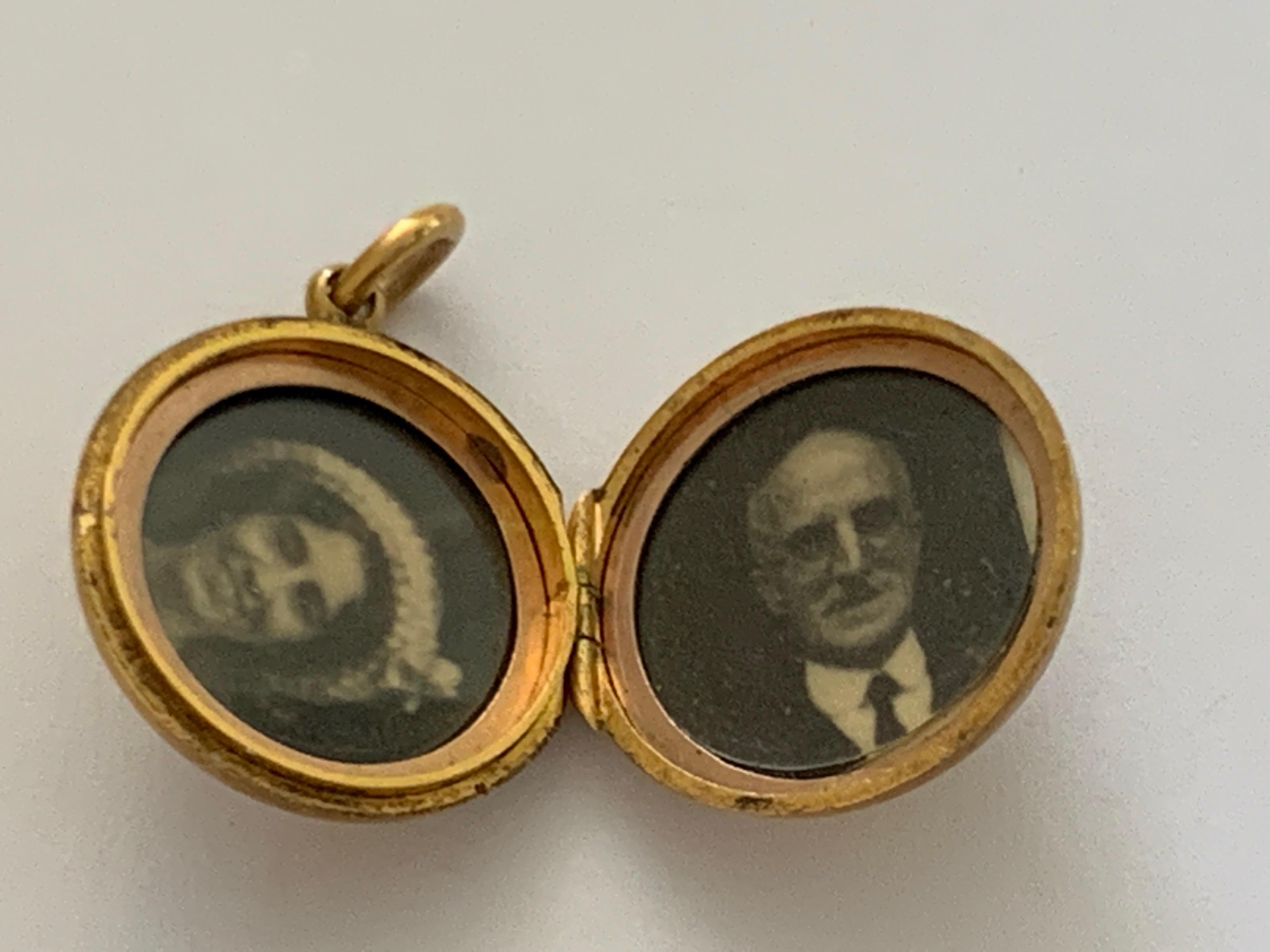 Donna Medaglione rotondo in oro antico 15ct in vendita