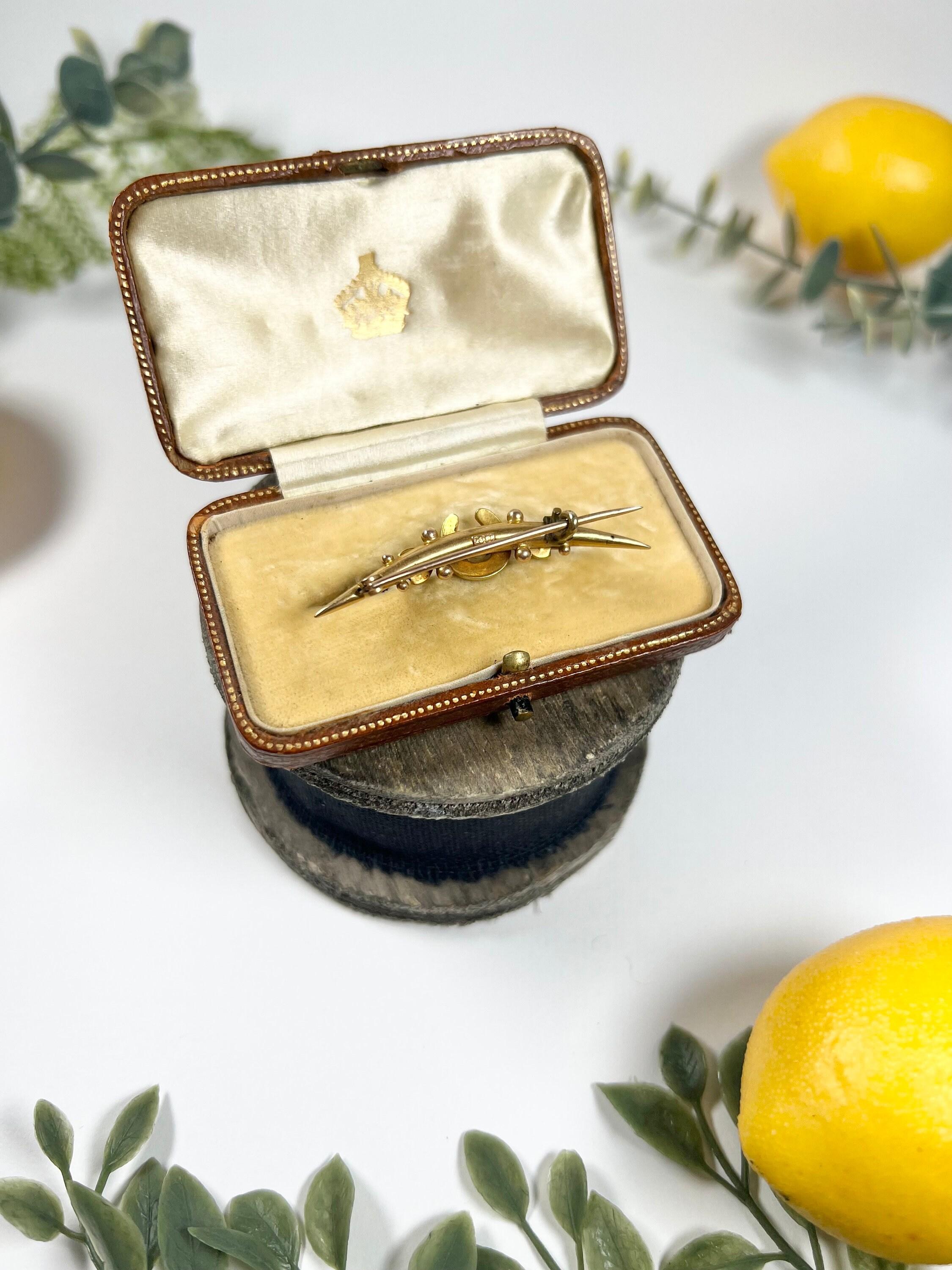 Broche victorienne en or 15ct et perles de rocaille en forme de croissant de fer à cheval en vente 2
