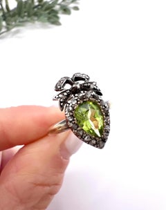 Antique 15ct Gold Stamped, Early Victorian Peridot & Diamond Bow Ring