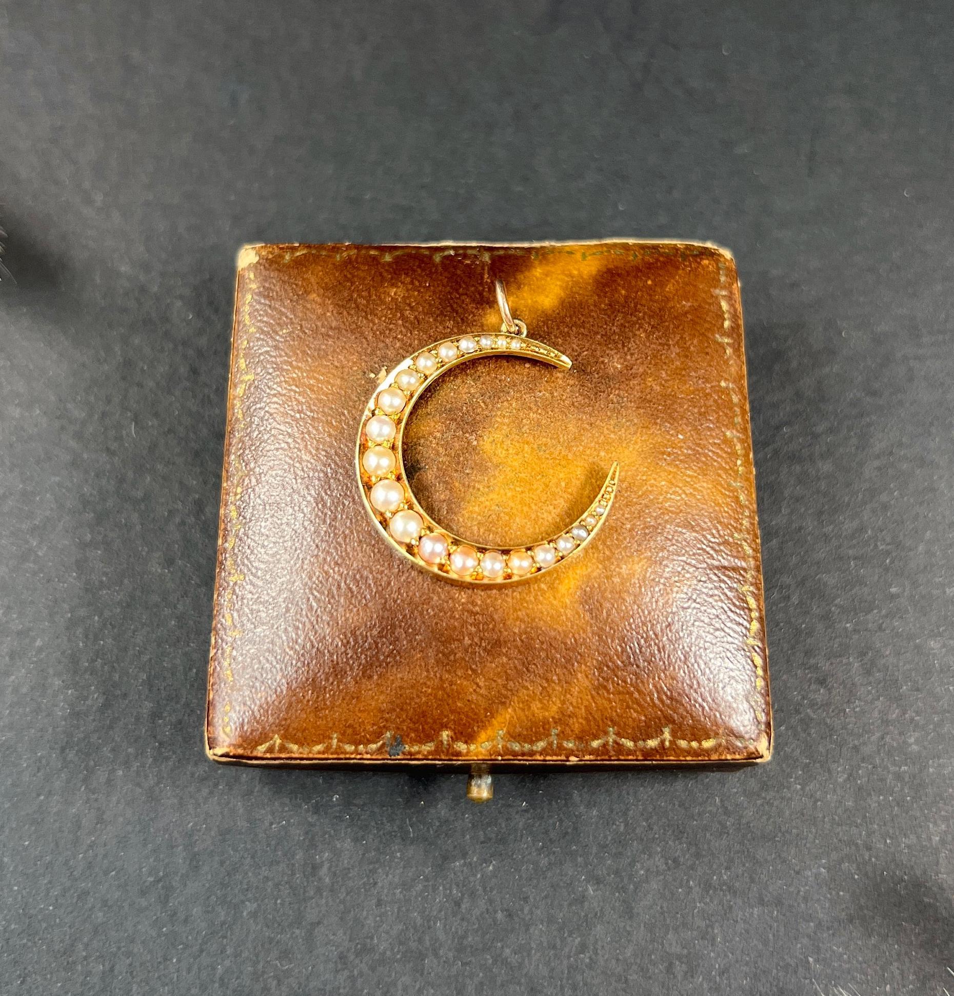 Antique 15ct Gold Stamped, Edwardian Natural Seed Pearl Crescent Moon Pendant 2
