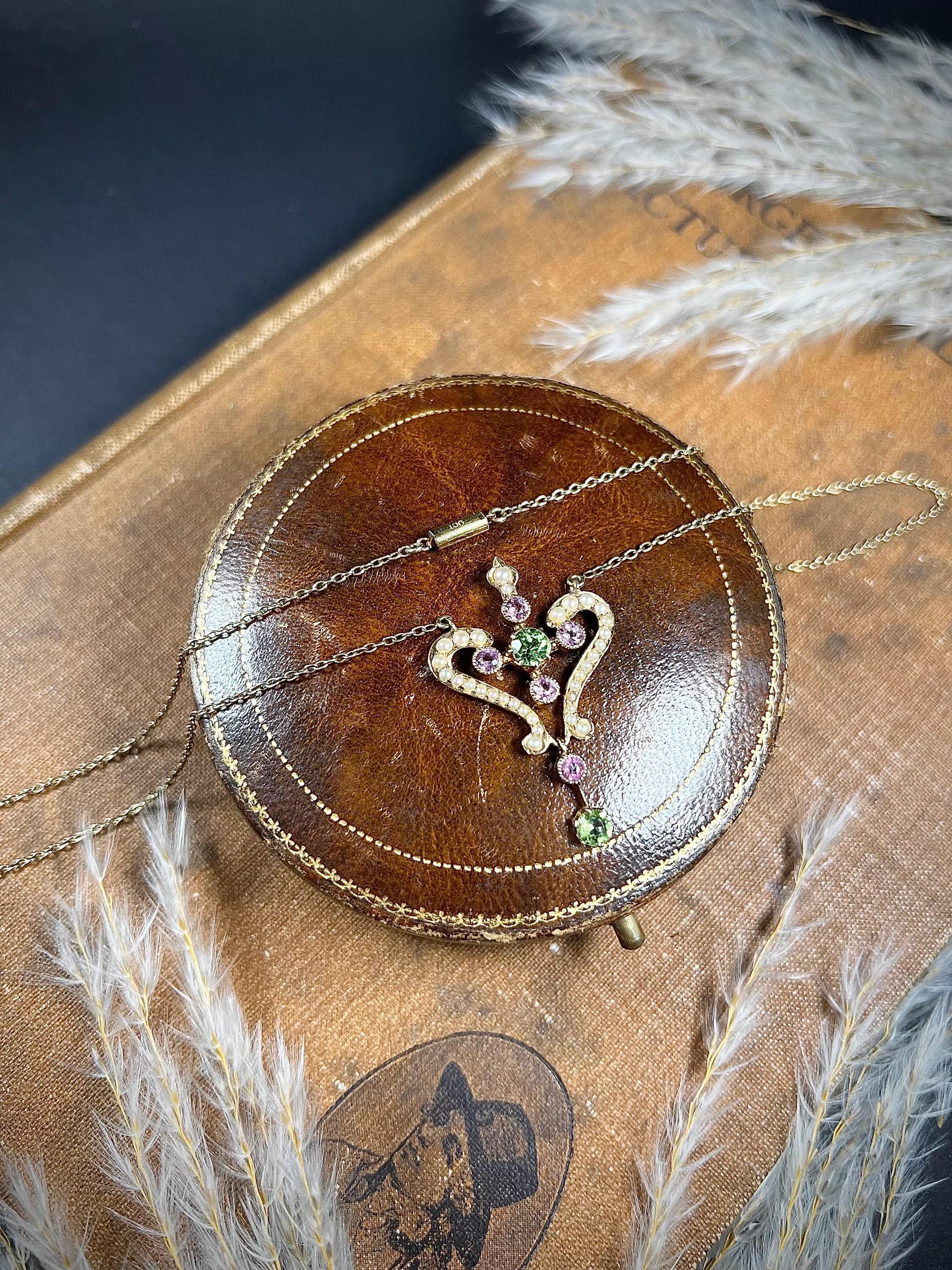 Antike 15 Karat Gold Suffragette-Halskette mit Anhänger, rosa Turmalin Peridot und Perle im Angebot 5