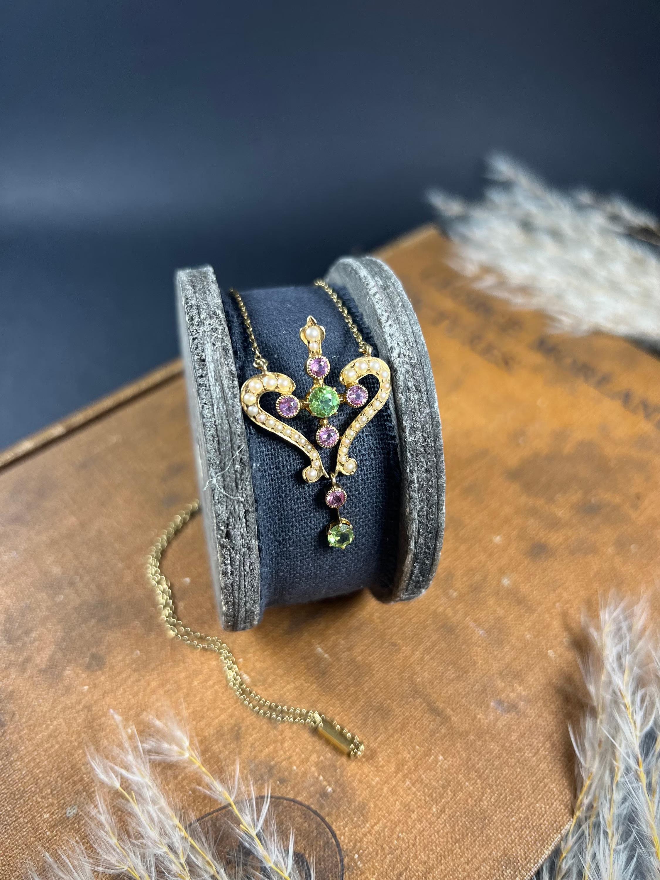 Antike 15 Karat Gold Suffragette-Halskette mit Anhänger, rosa Turmalin Peridot und Perle im Angebot 6