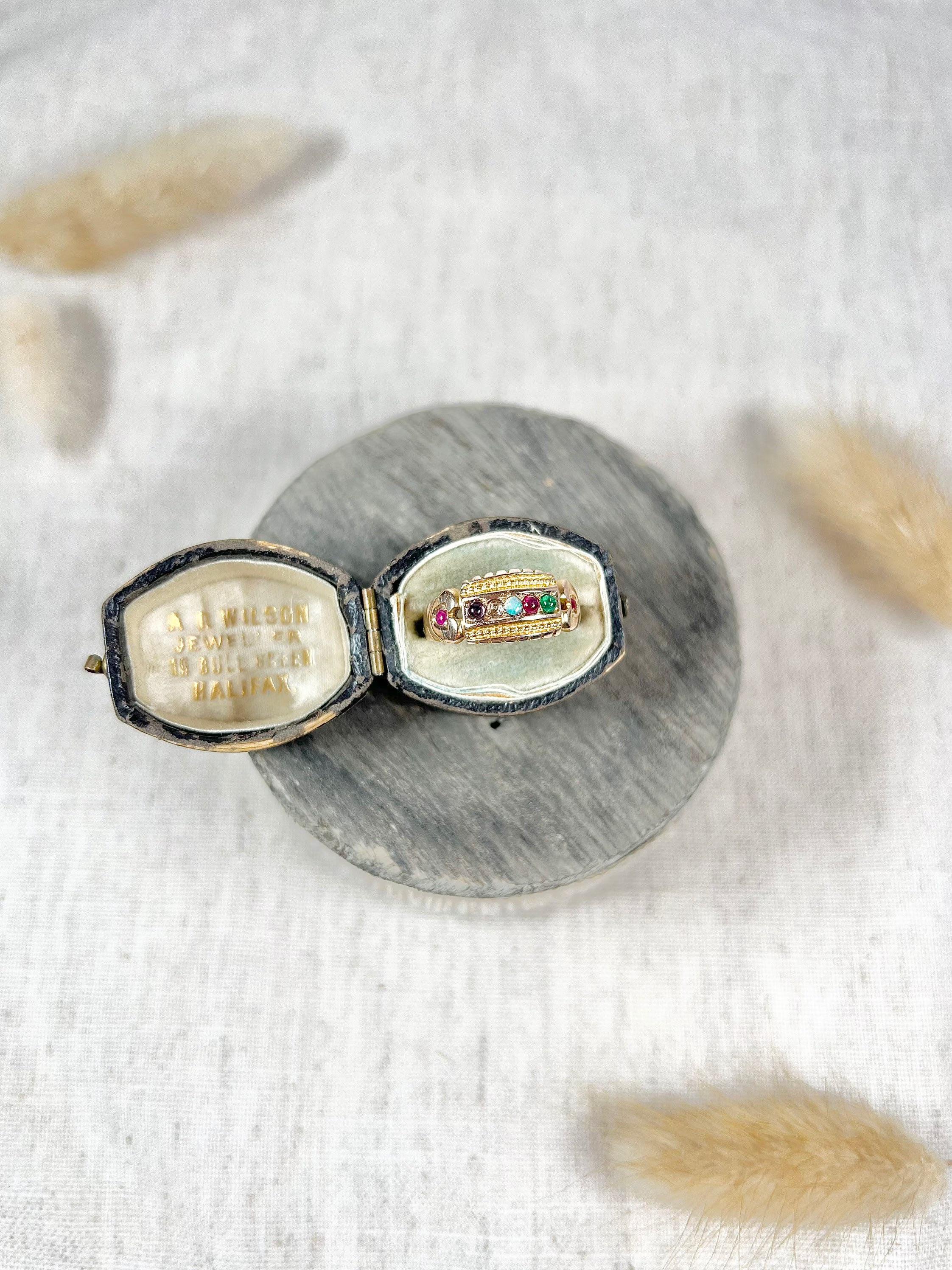 Antiker viktorianischer 15 Karat Gold viktorianischer Amethyst-Diamant-Opal-Rubin- und Smaragd-Acrostic-Ring im Angebot 5