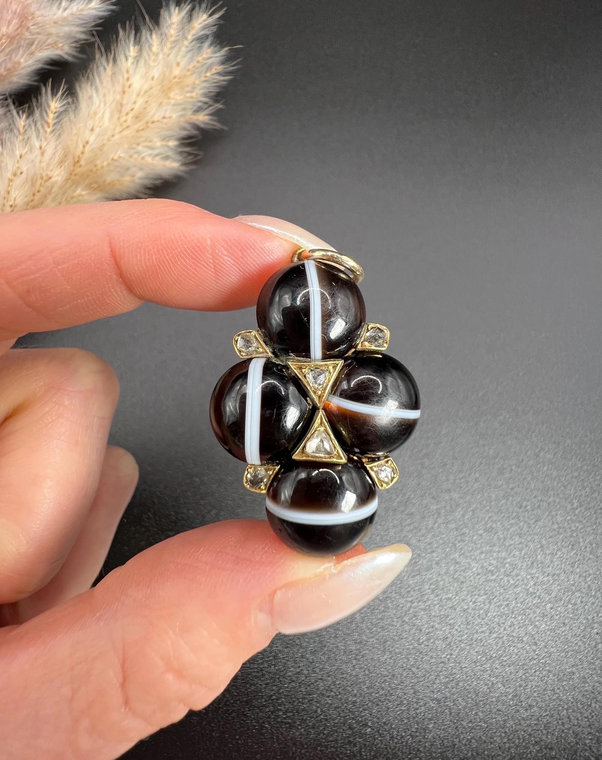 Antique 15ct Gold, Victorian Banded Agate & Rose Cut Diamond Locket Pendant For Sale 2