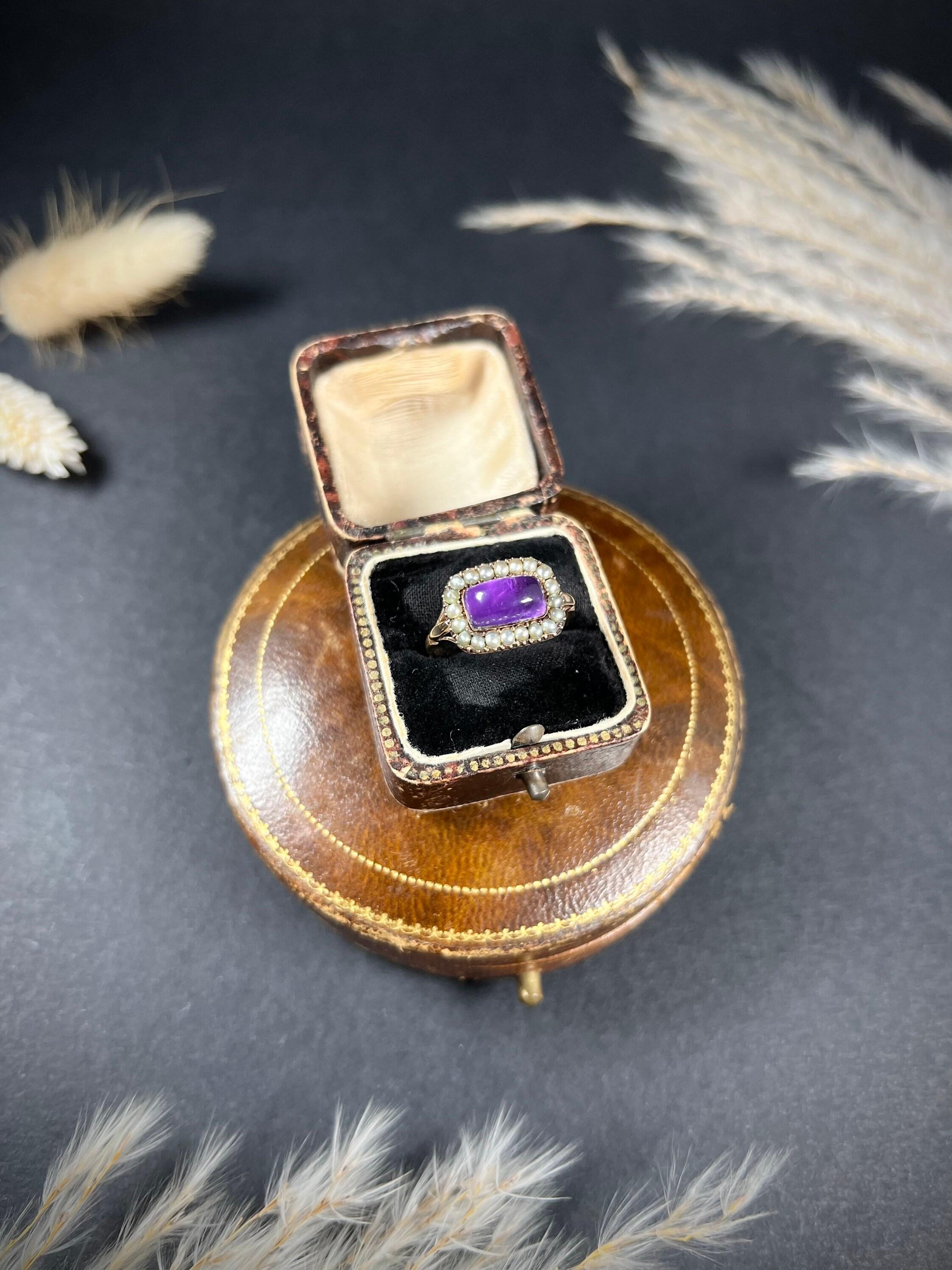 Bague victorienne ancienne en or 15 carats avec cabochon d'améthyste et perle en vente 4
