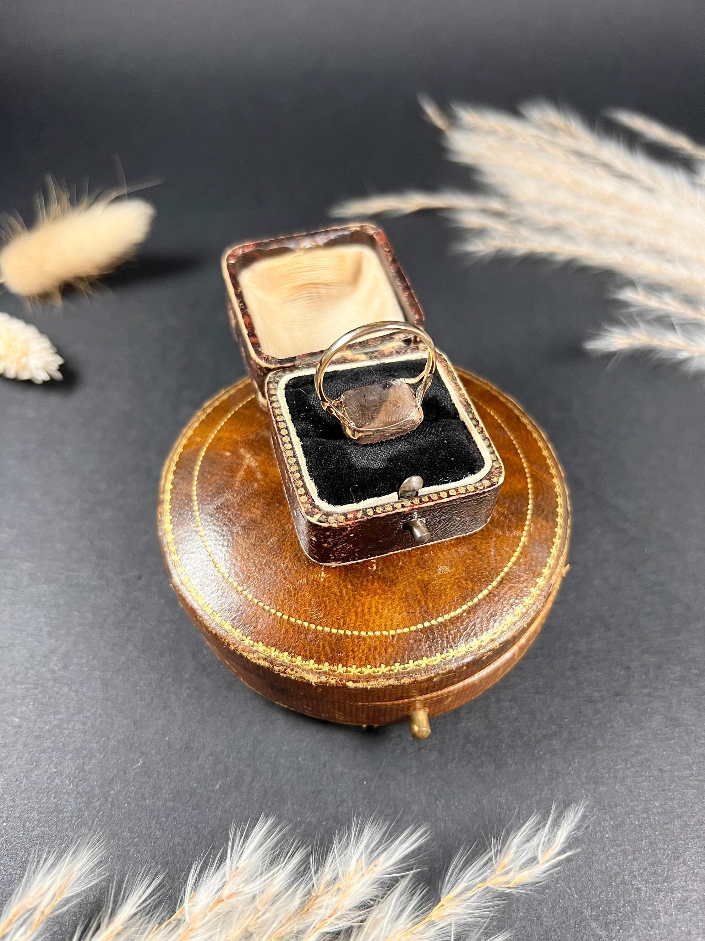Taille cabochon Bague victorienne ancienne en or 15 carats avec cabochon d'améthyste et perle en vente