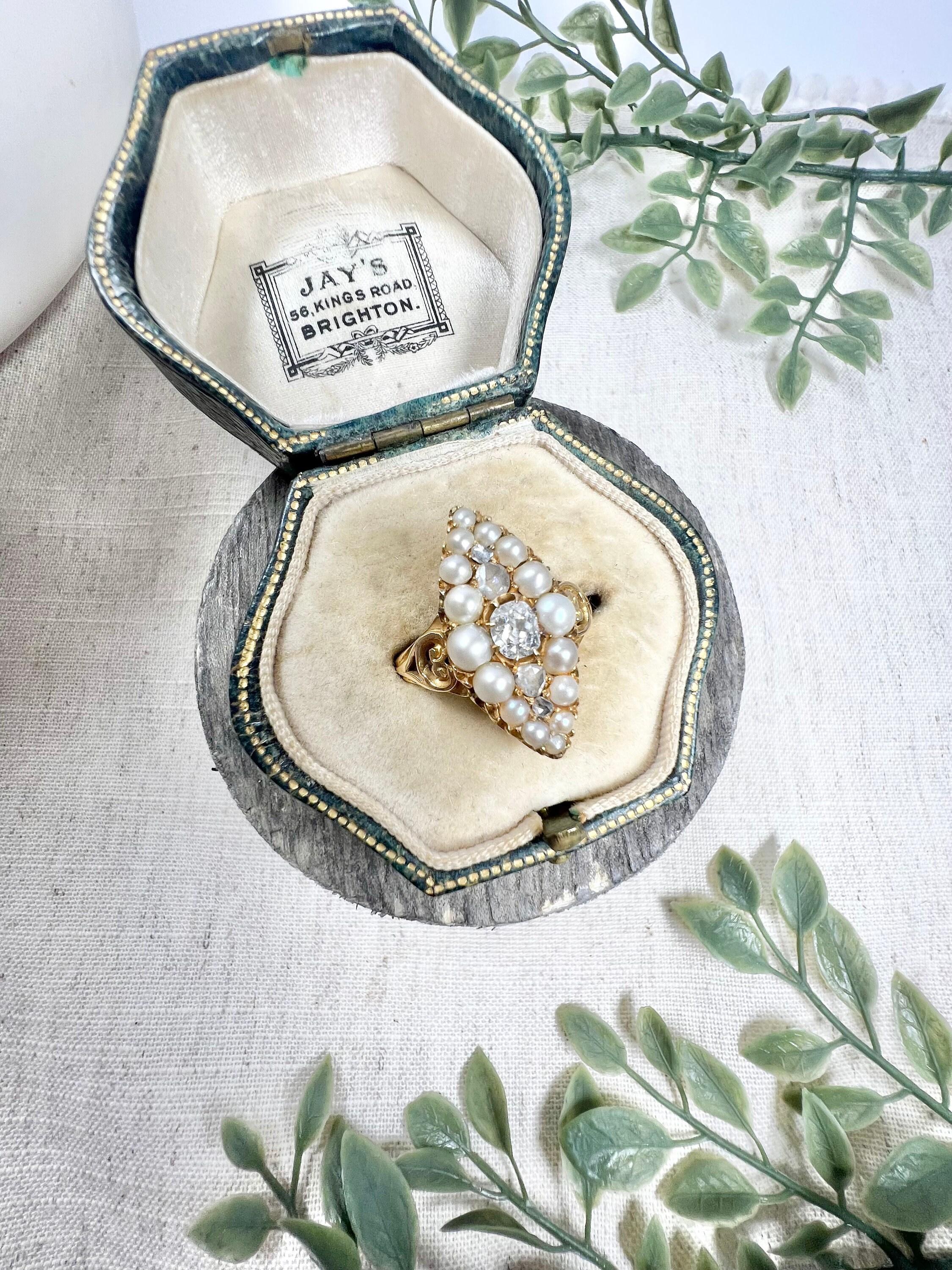 Bague marquise victorienne ancienne en or 15 carats, diamants et perles naturelles en vente 5