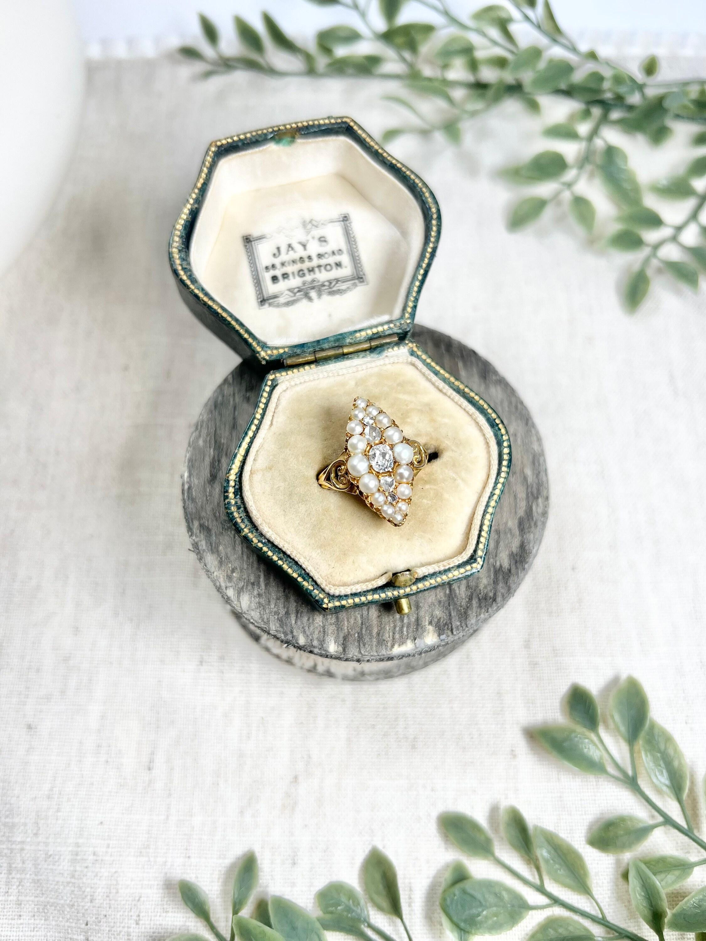 Bague marquise victorienne ancienne en or 15 carats, diamants et perles naturelles en vente 1