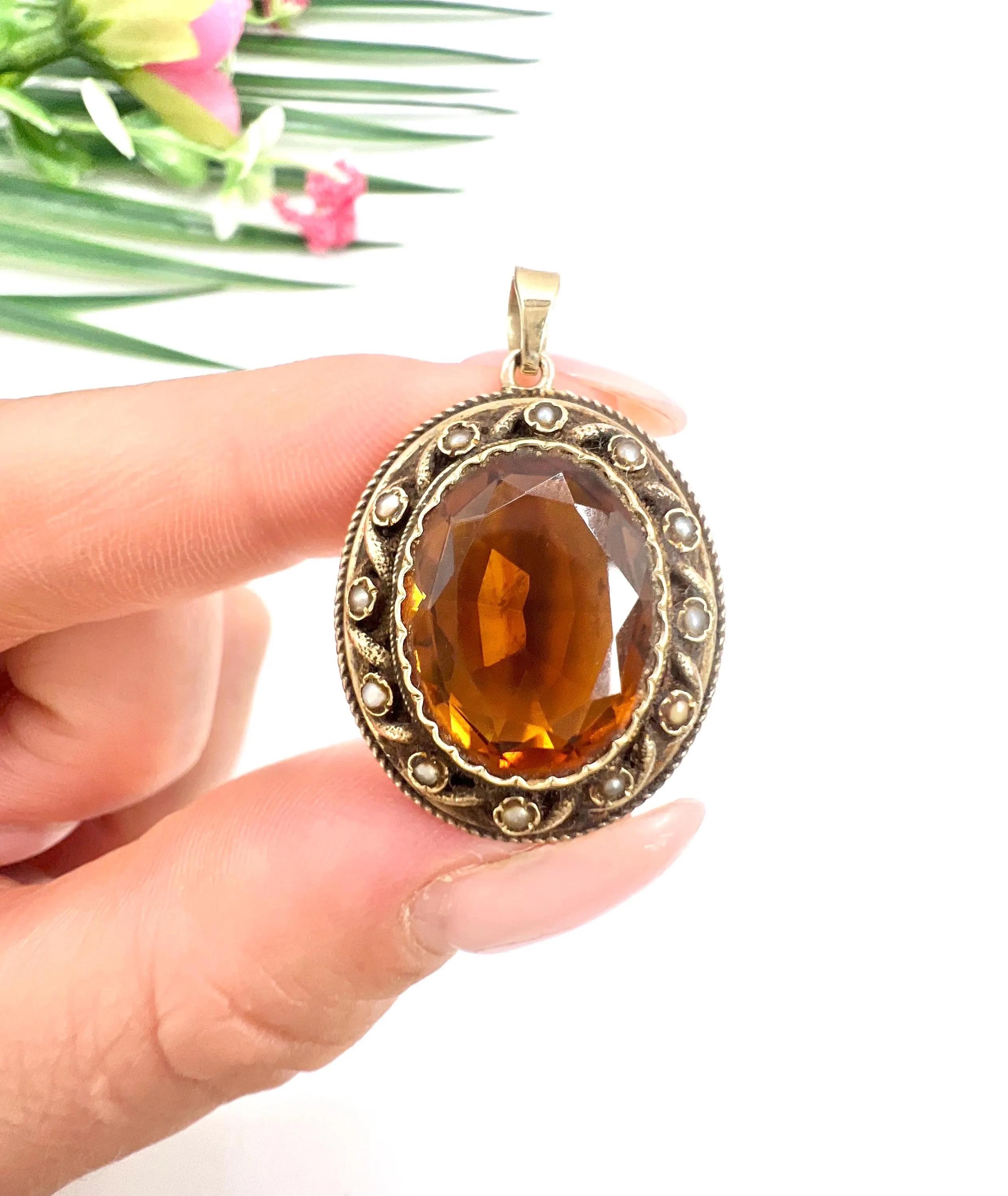 Antique 15ct Gold, Victorian Fancy Citrine & Seed Pearl Oval Shaped Locket For Sale 6