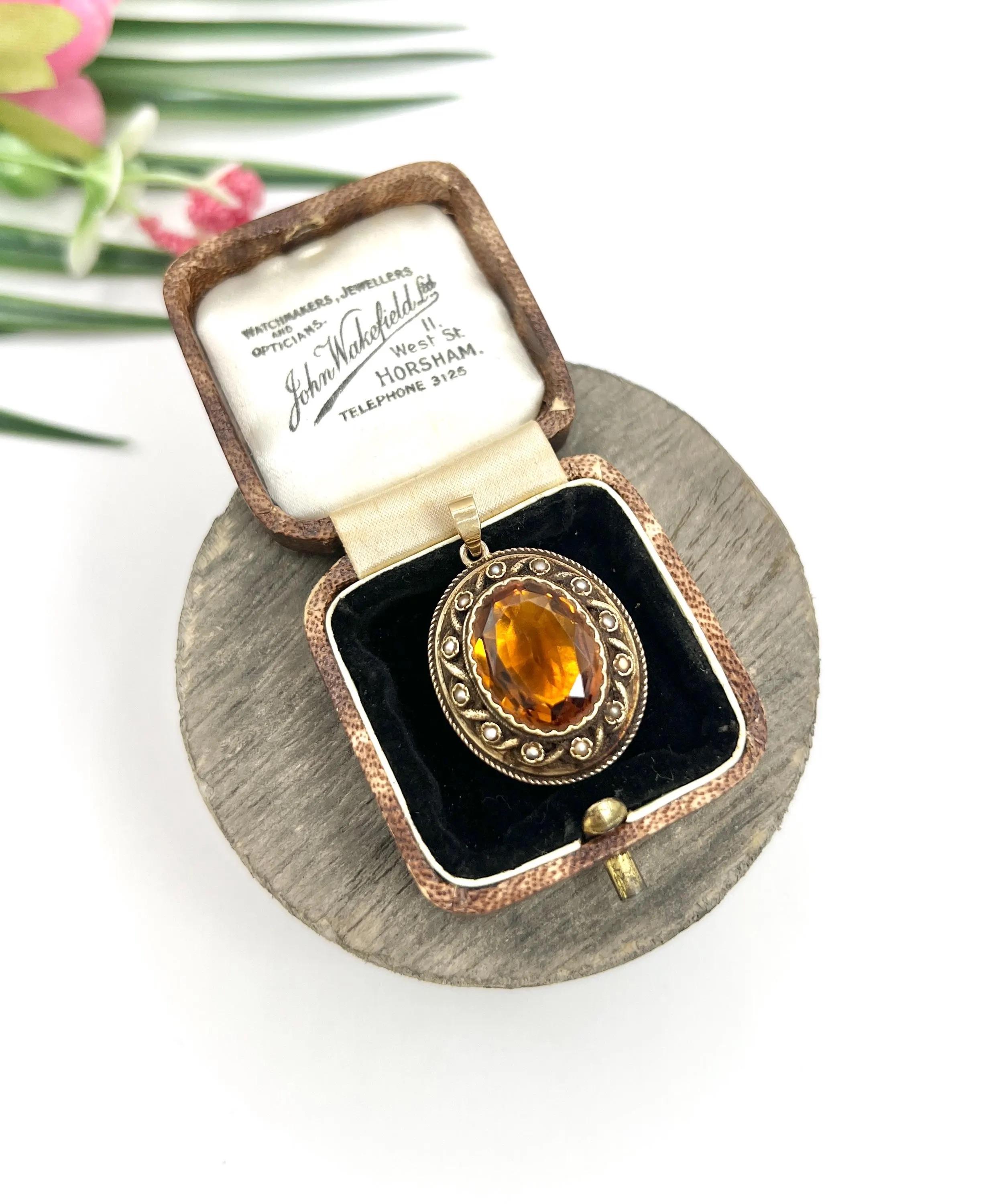 Antique 15ct Gold, Victorian Fancy Citrine & Seed Pearl Oval Shaped Locket For Sale 2
