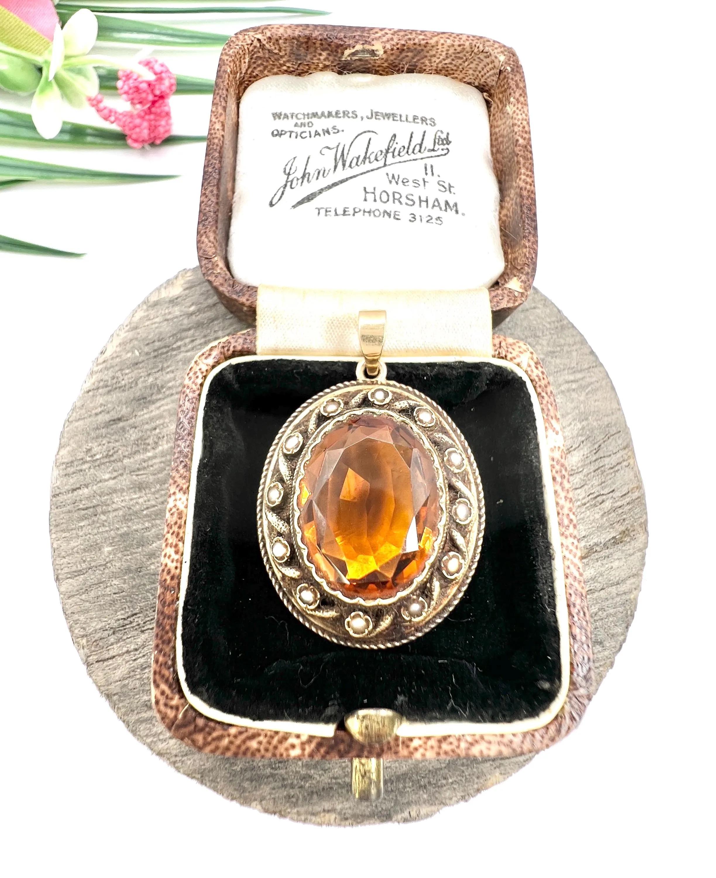 Antique 15ct Gold, Victorian Fancy Citrine & Seed Pearl Oval Shaped Locket For Sale 3