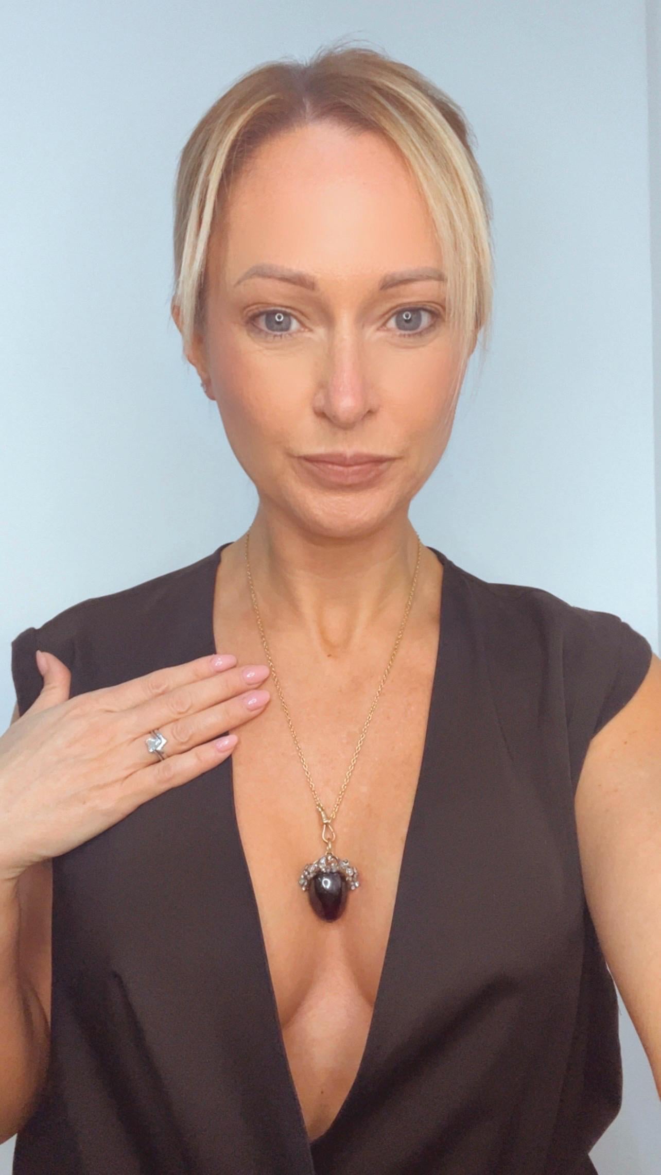 Antiker viktorianischer Granat-Anhänger aus 15-karätigem Gold, mit floraler Diamantfassung (Viktorianisch) im Angebot