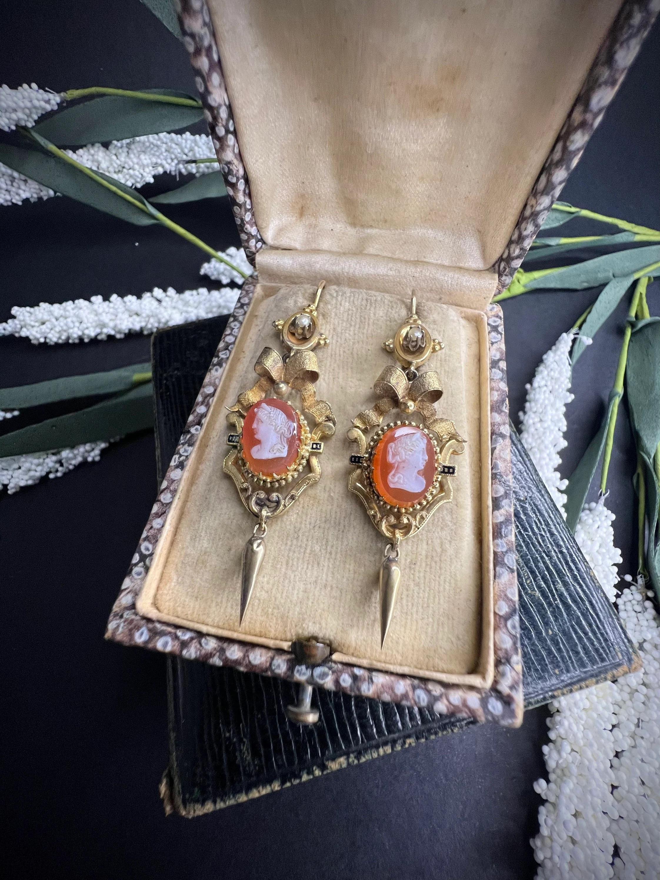 Antique 15ct Gold Victorian Hardstone Cameo Earrings For Sale 2