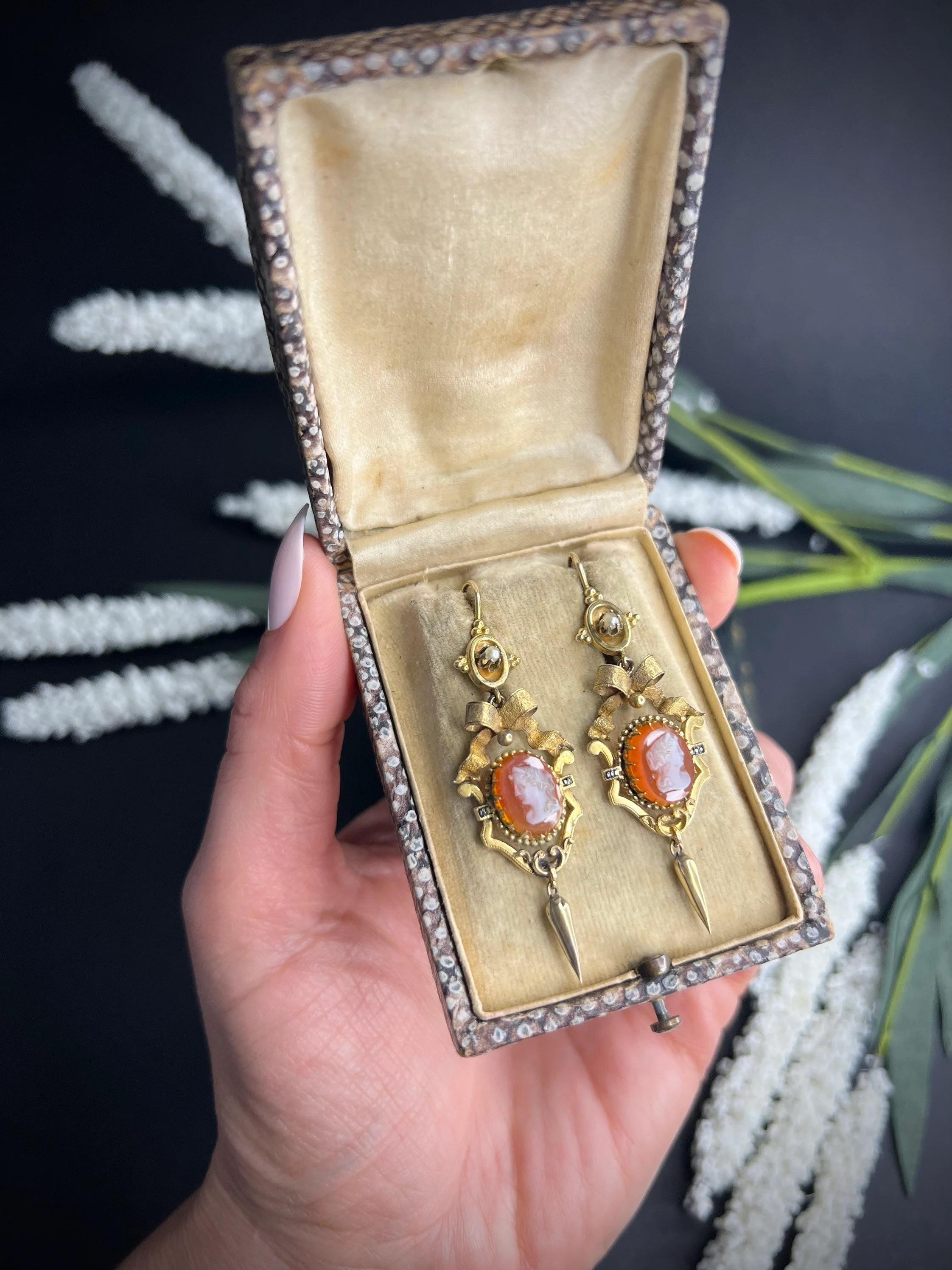 Boucles d'oreilles Camée en or 15ct Victorien en pierre dure en vente 4