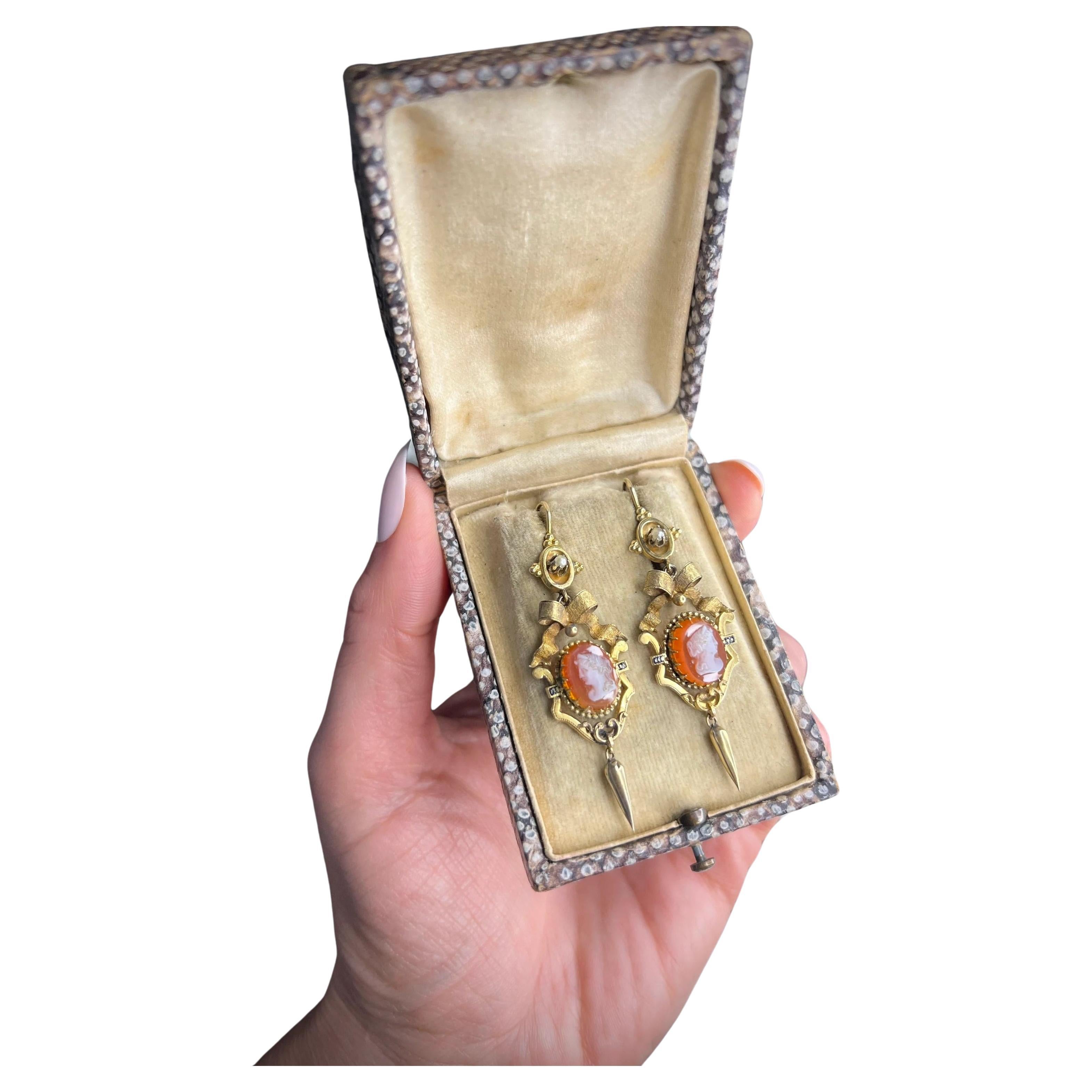 Antique 15ct Gold Victorian Hardstone Cameo Earrings For Sale