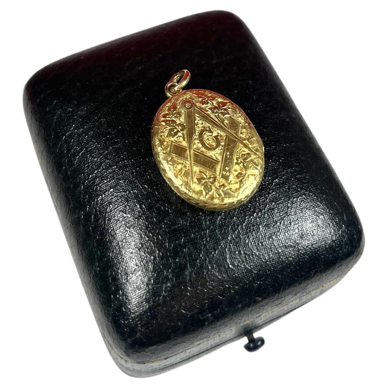 Antique 15ct Gold Victorian Masonic Oval Locket For Sale